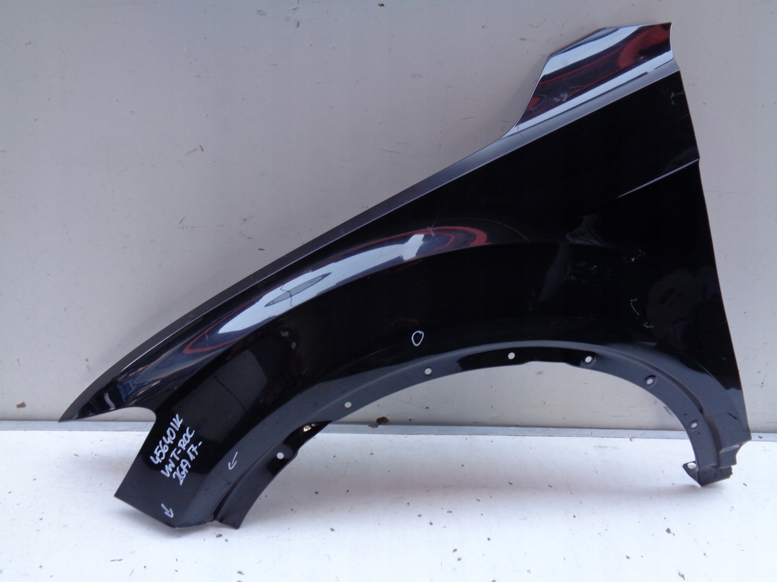 fender left front VW T-ROC 2GA 17- NR 45640