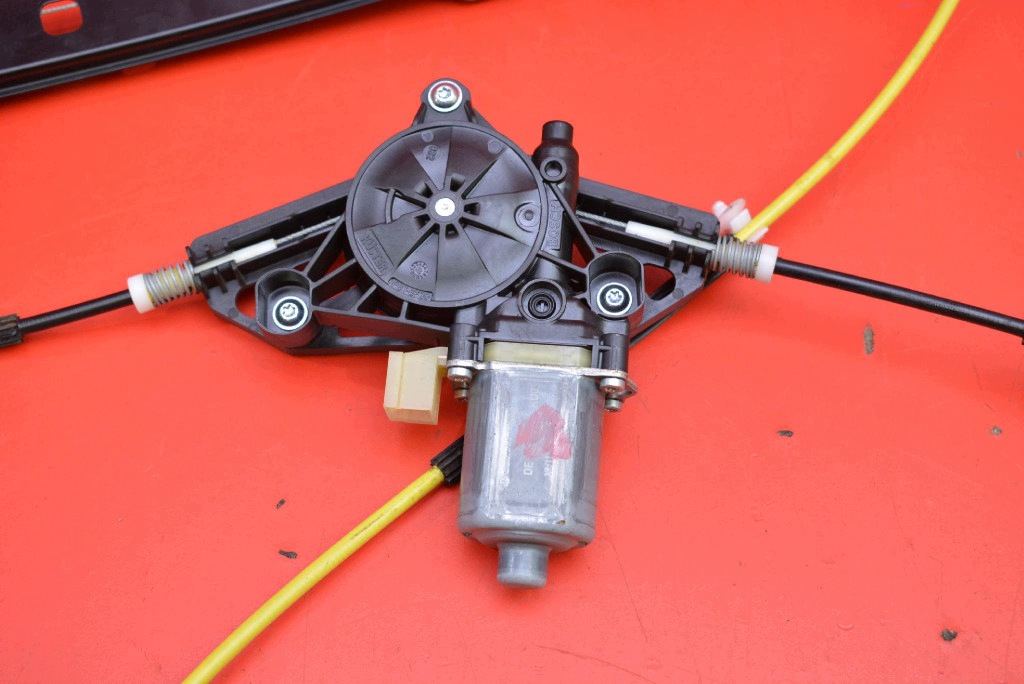 window regulator right front EU 5E0837462B SKODA OCTAVIA 3 III KOMBI 17-20