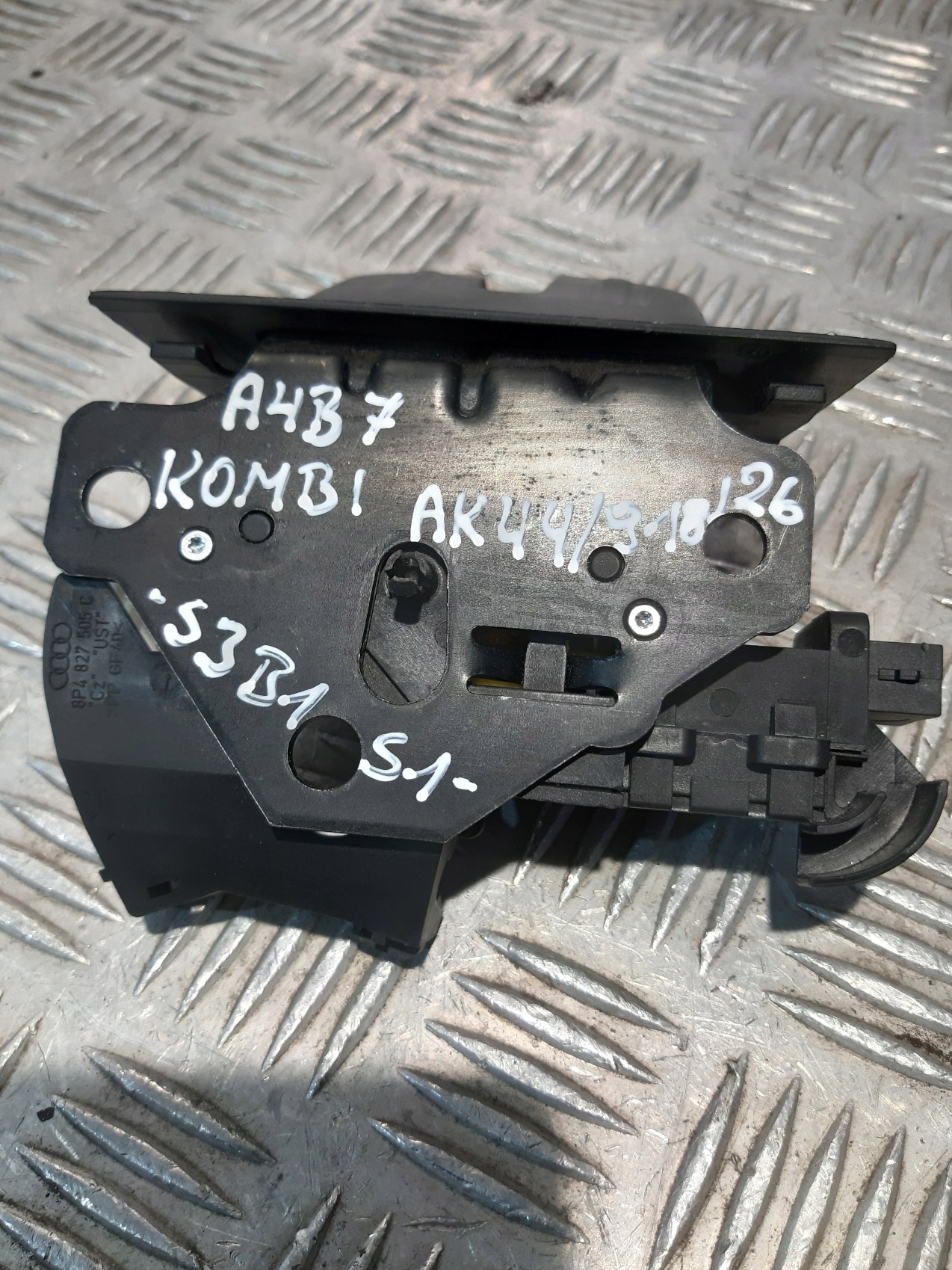 Schloß heckklappe 8P4827505C AUDI A4 B7 KOMBI