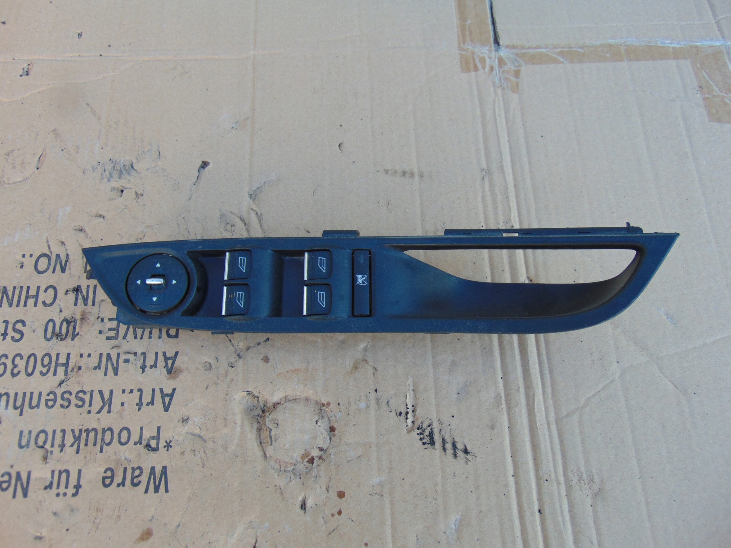 AM5T14A132AA - ПЕРЕКЛЮЧАТЕЛЬ ПОДЪЕМА СТЕКЛОПОДЪЕМНИКА FOCUS MK3