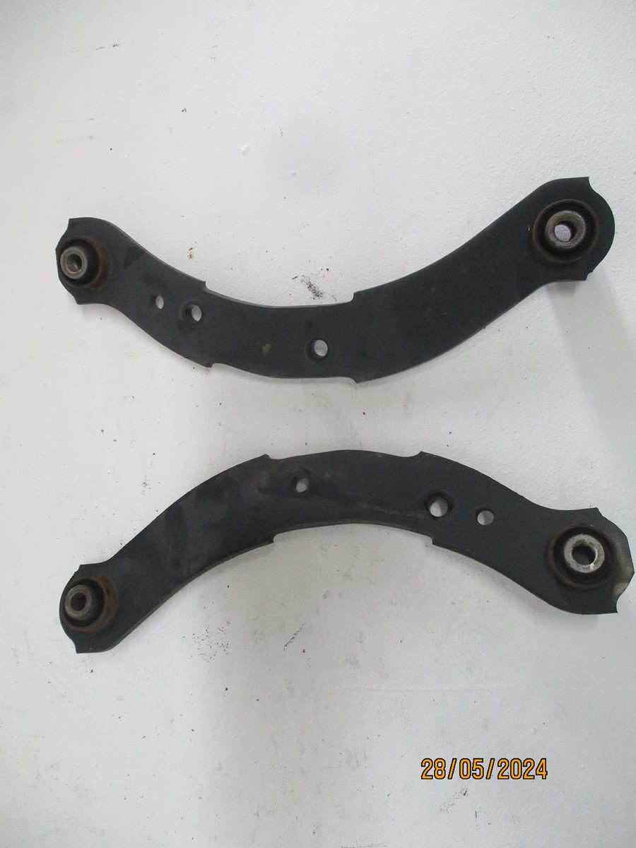 Querlenker hinten MITSUBISHI OUTLANDER III 2,2D