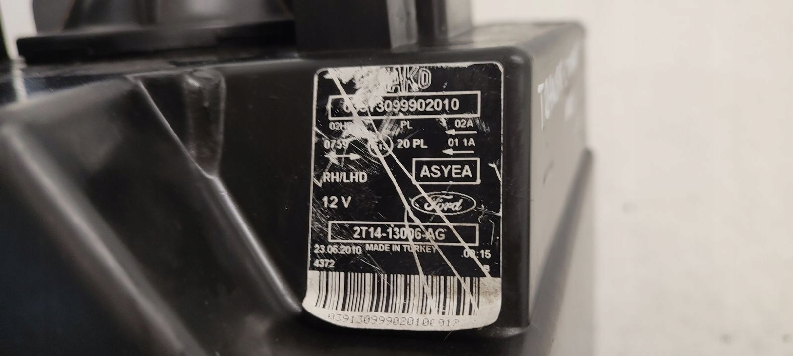light front front right Ford Transit Connect
