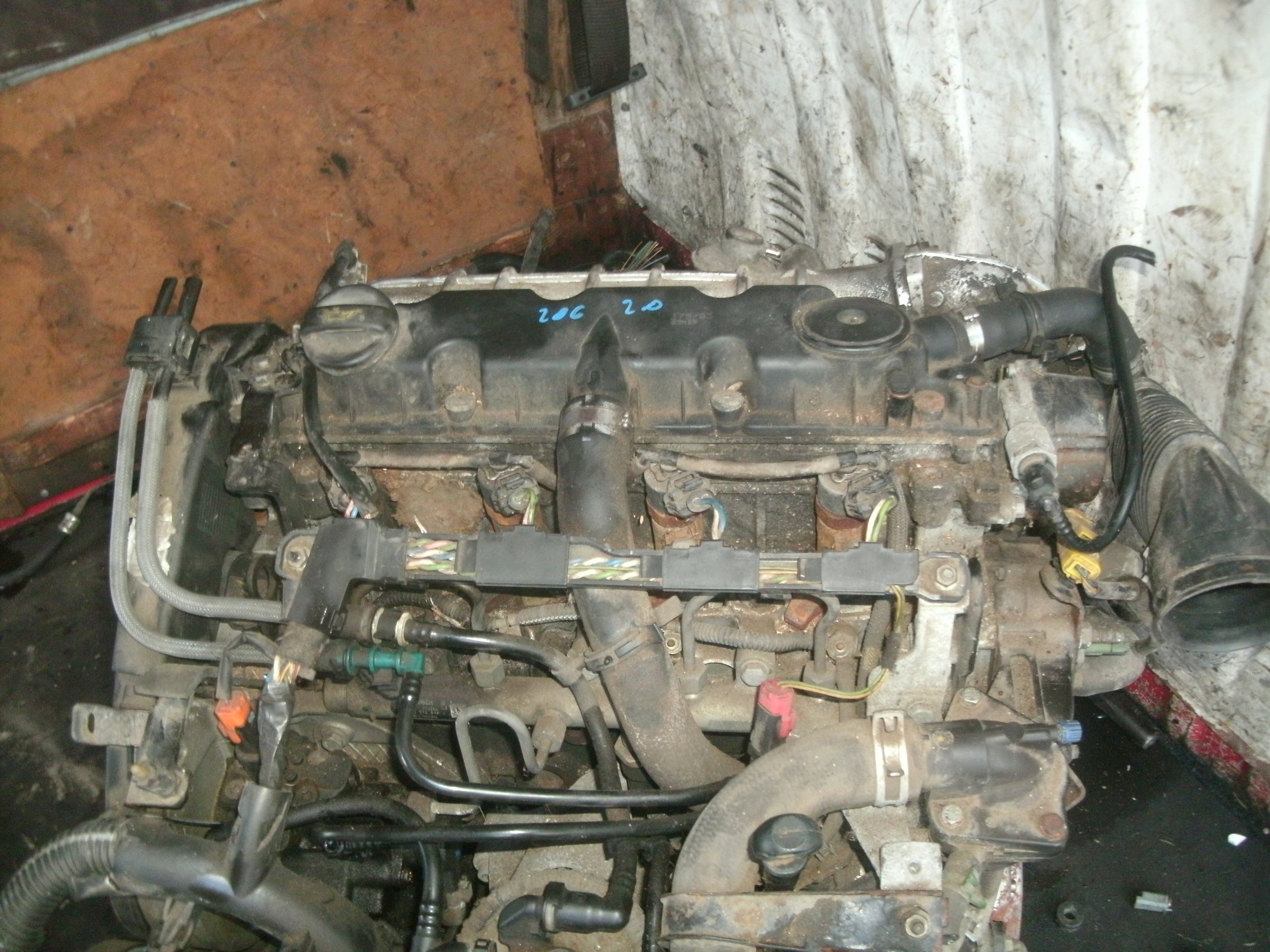 Двигатель CITROEN peugeot 206 2.0 rhy 10DYMX