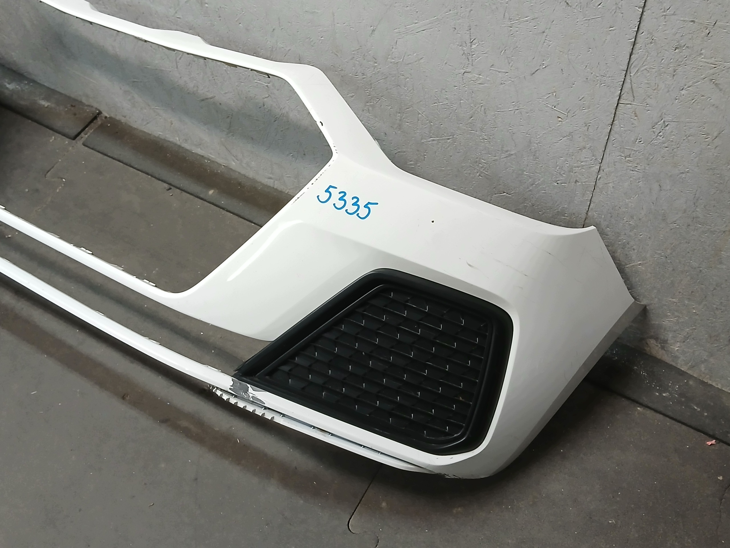 bumper front AUDI A1 82A 18
