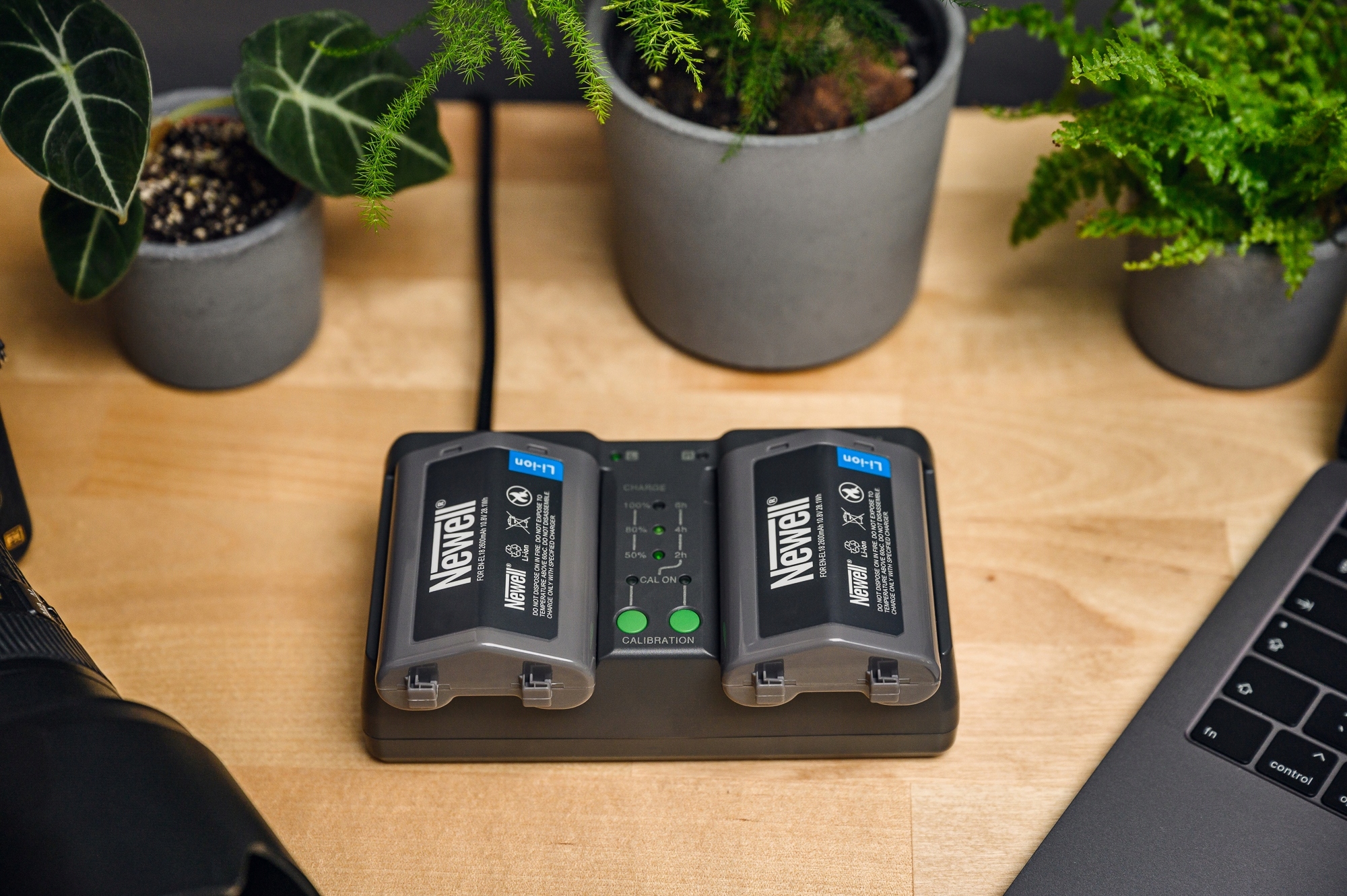 Ładowarka Newell BC-18B do akumulatorów EN-EL18 Model Newell BC-18B