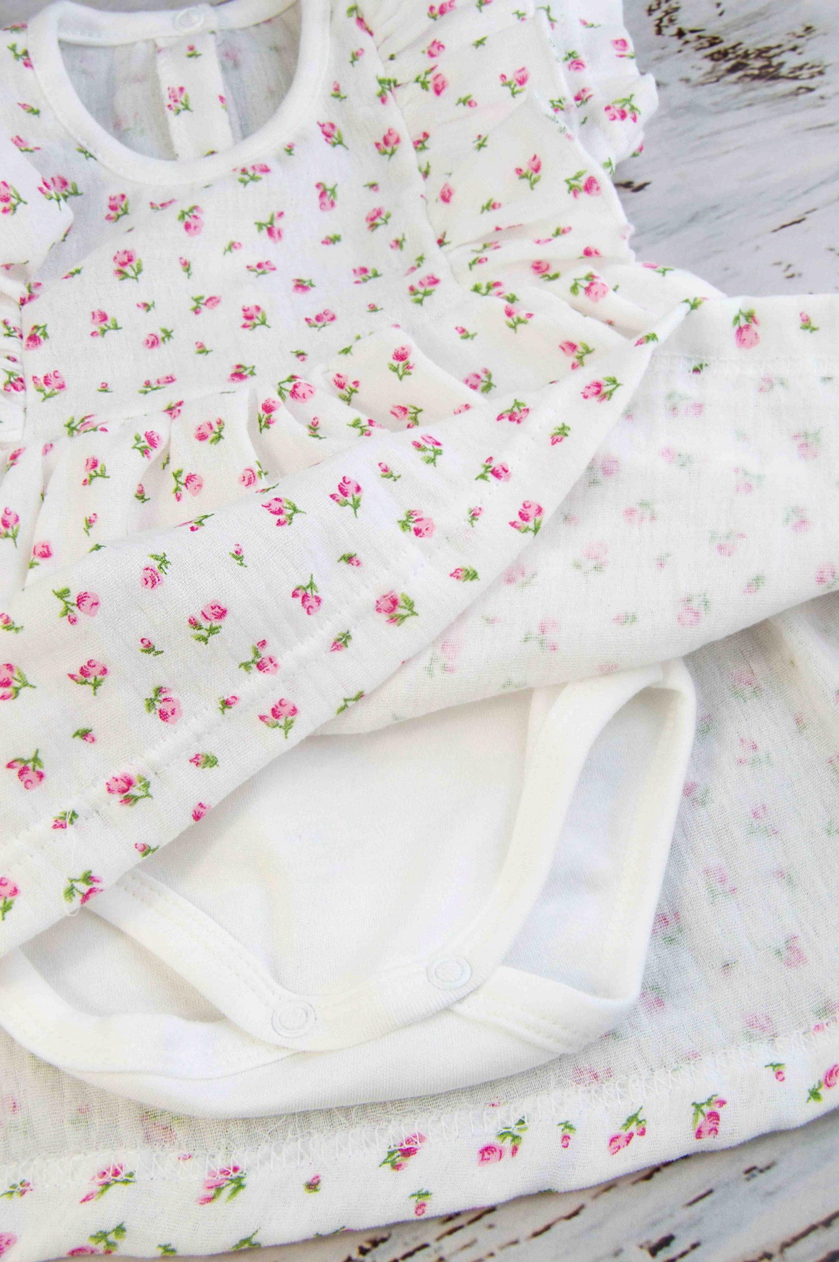 BODOSUKIENKA MUŚLINOWA Z OPASKĄ elegancka 68 Rozmiar (new) 68 (63 - 68 cm)