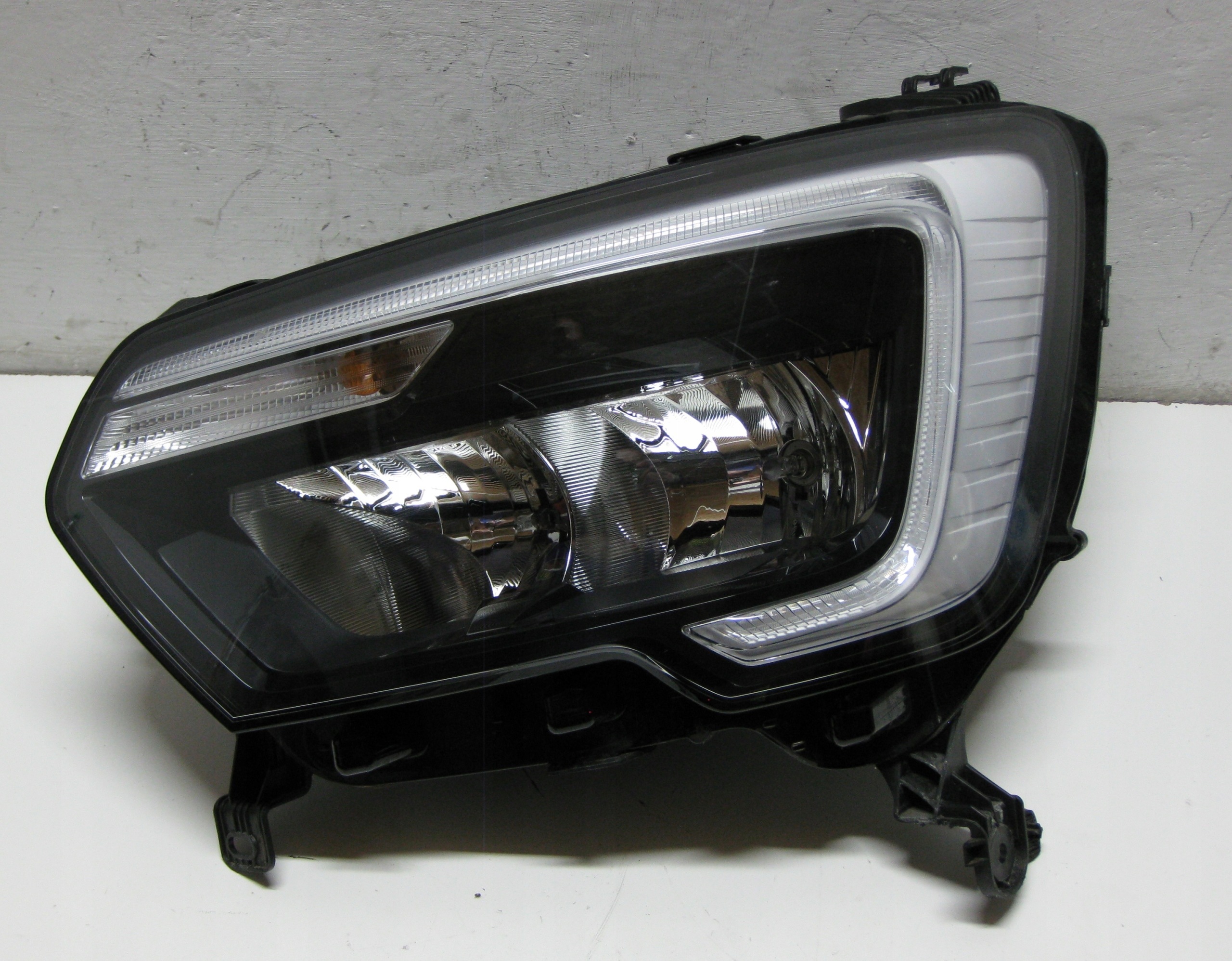RENAULT MASTER III LIFT light left front 260607867R EUROPA