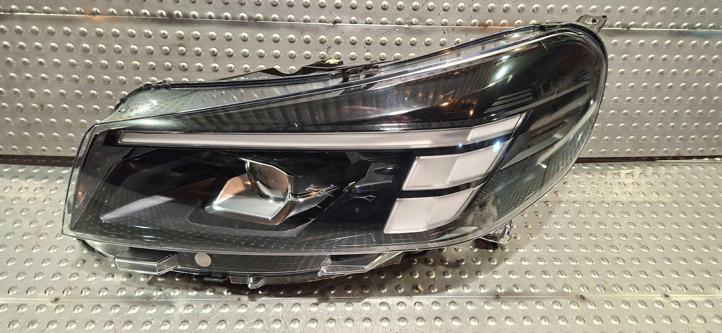 light front left 9847209980 Opel Vivaro C Full Led 2024