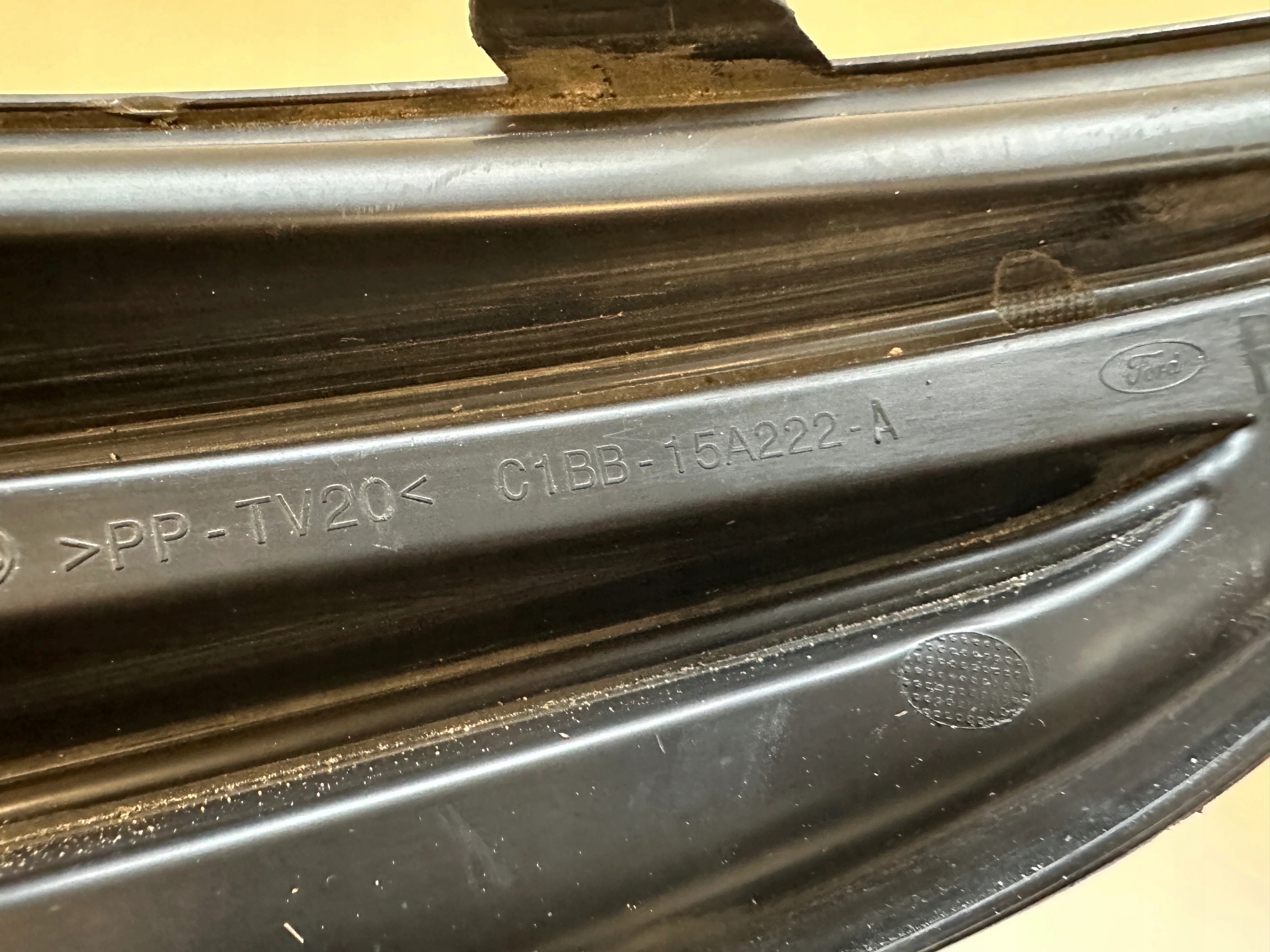 Ford Fiesta rešetka utikač branika C1BB-15A222A