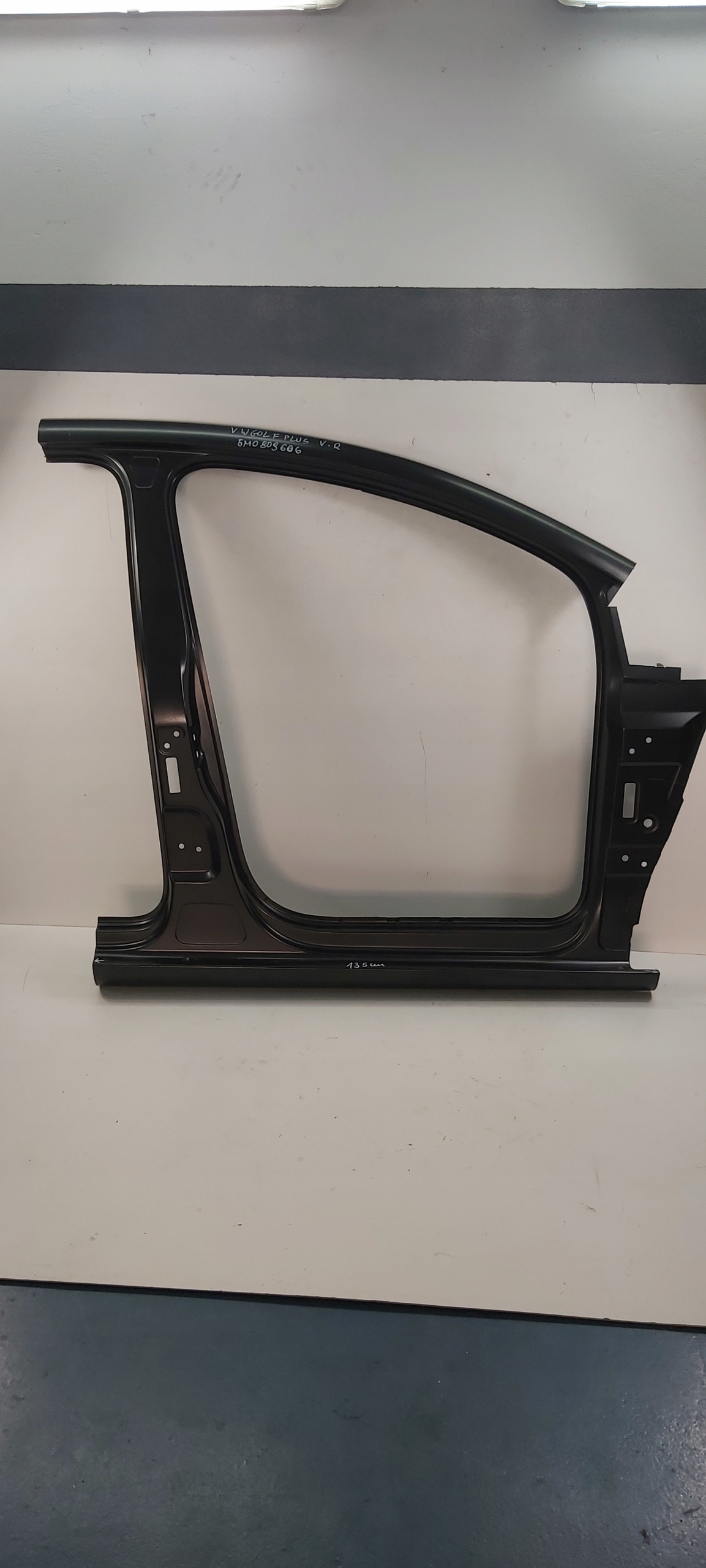 vw GOLF PLUS 5M0809836 обшивка правый передний европа