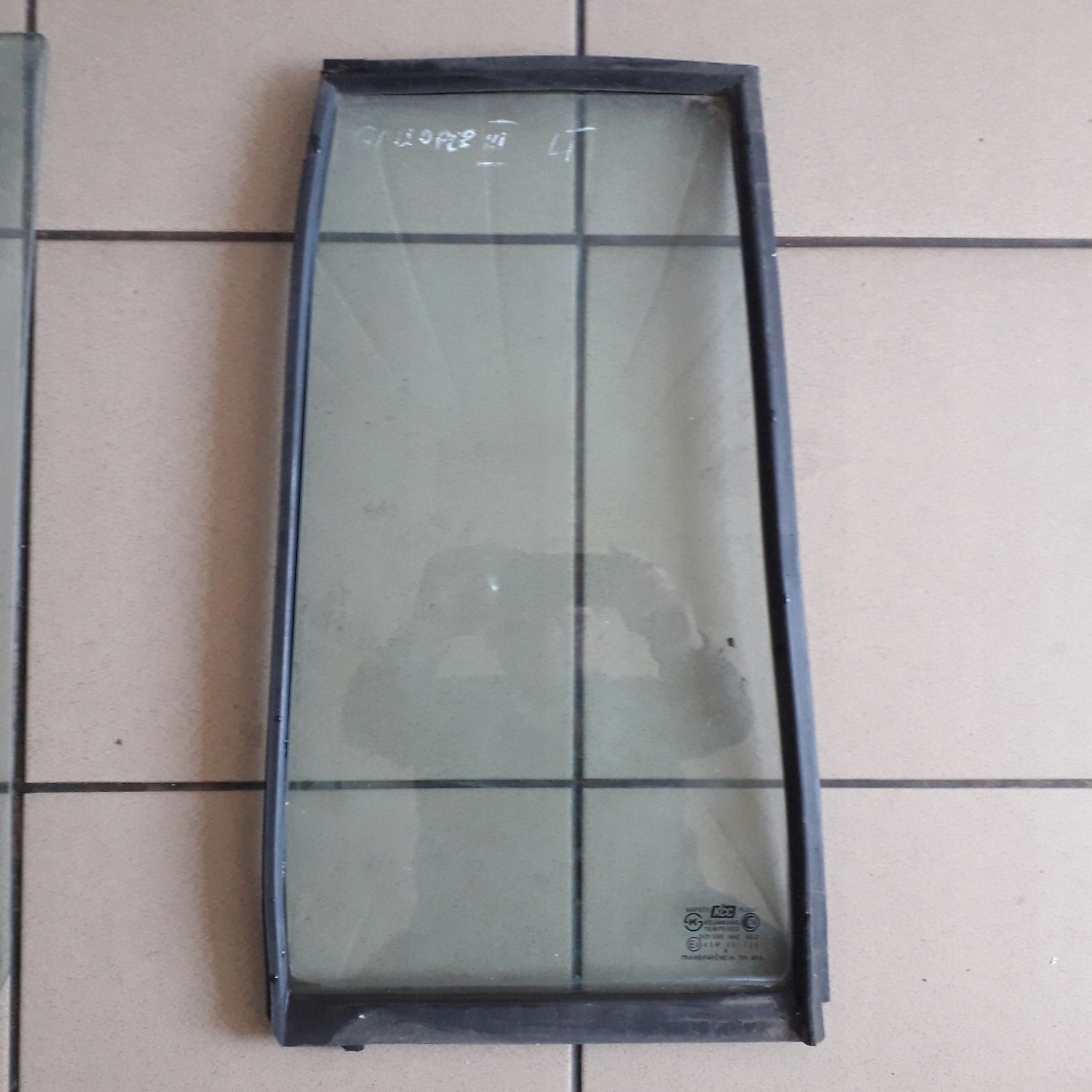 HYUNDAI GALLOPER 98-03 SZYBA LEWA TYLNA MAŁA