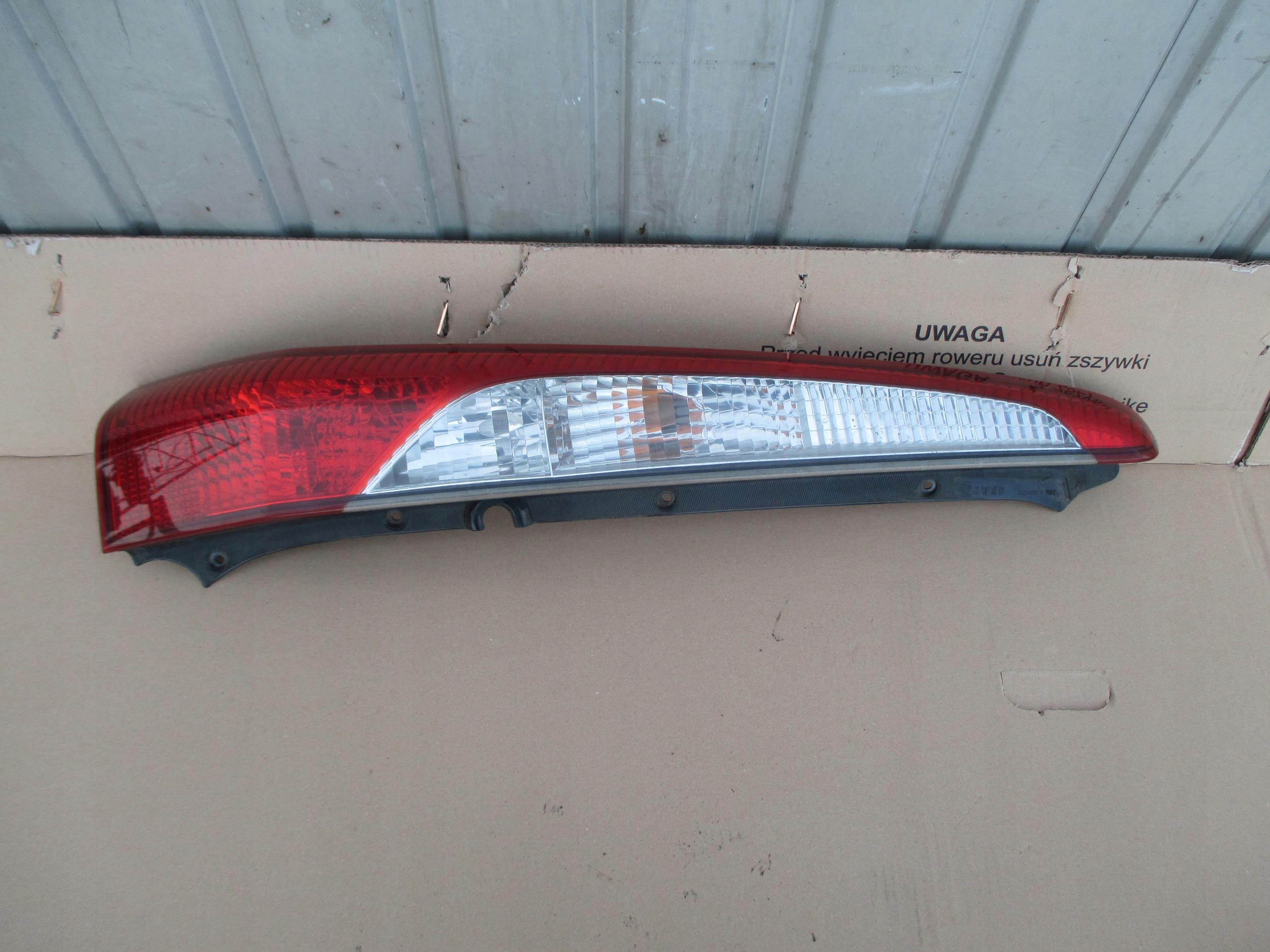 MITSUBISHI LANCER VII KOMBI 03- LAMPA LEWA TYLNA