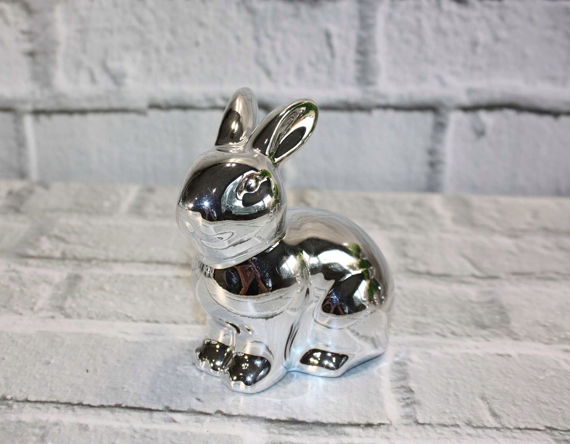 Кролики серебро купить. Статуэтка кролик серебро. Кролик фигурка серебро. Металлический кролик фигурки. Заяц серебро.
