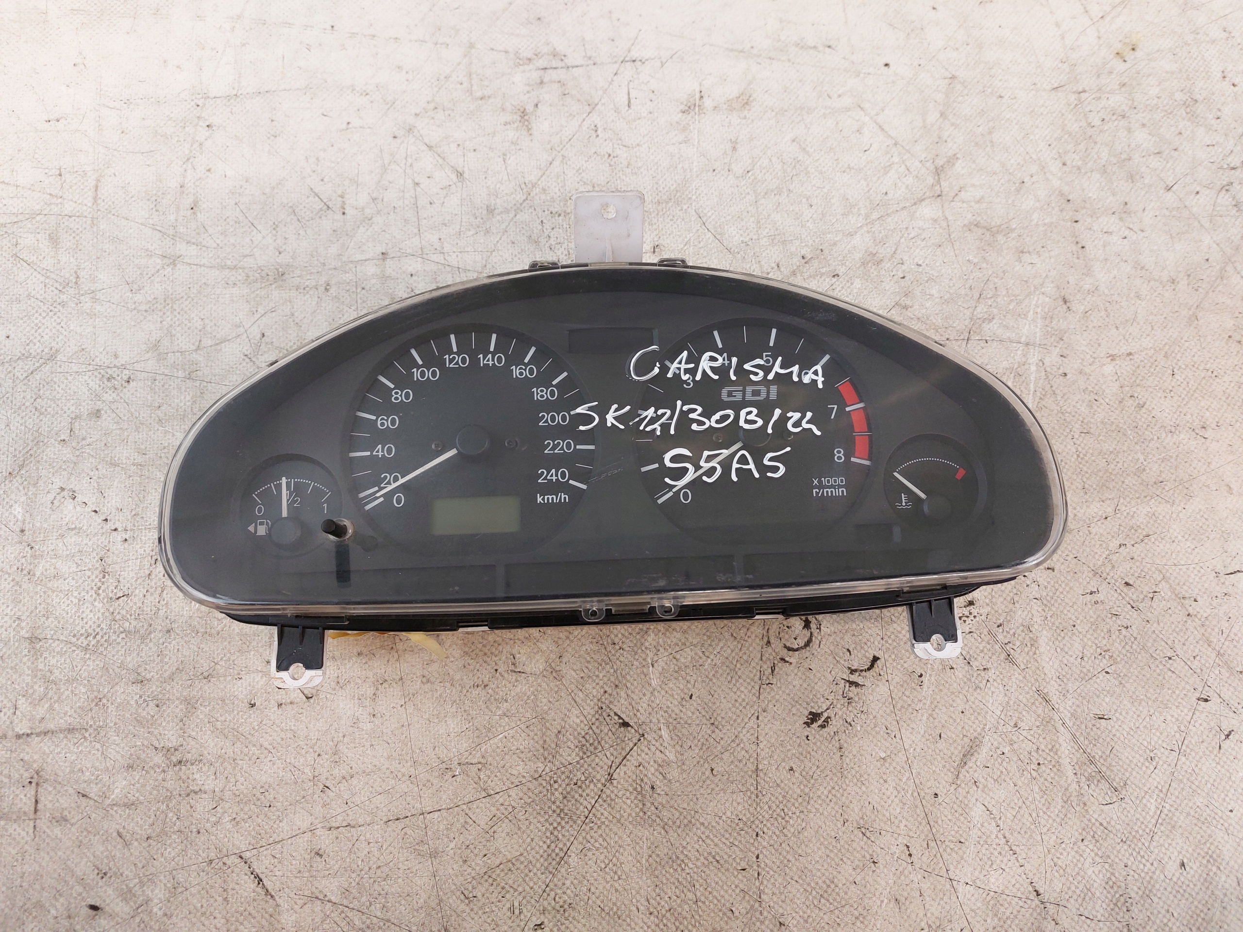 dials dials MITSUBISHI CARISMA