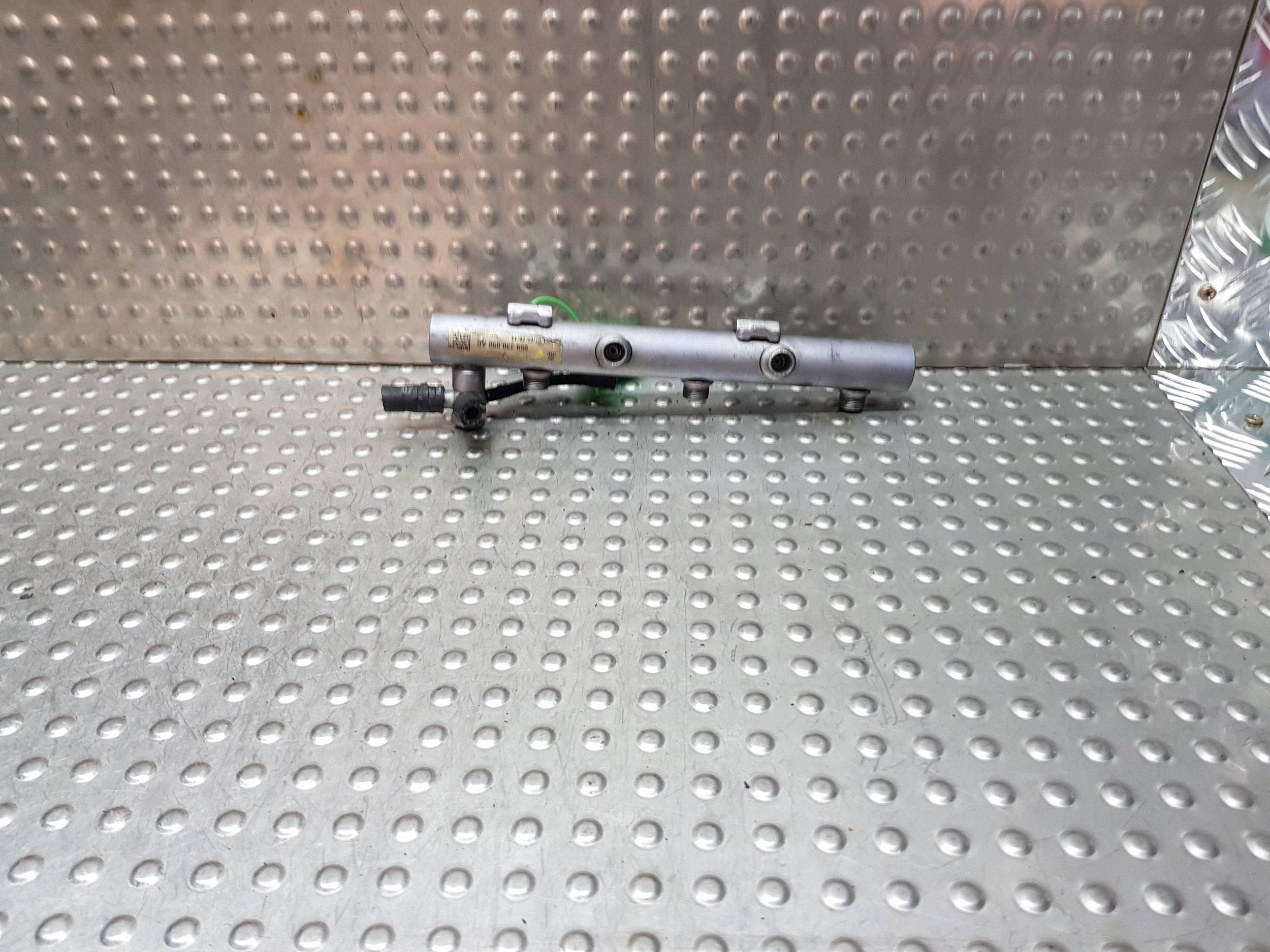 Kraftstoffverteiler Einspritzleiste 059130090AG AUDI A8 D3 3,0 TDI