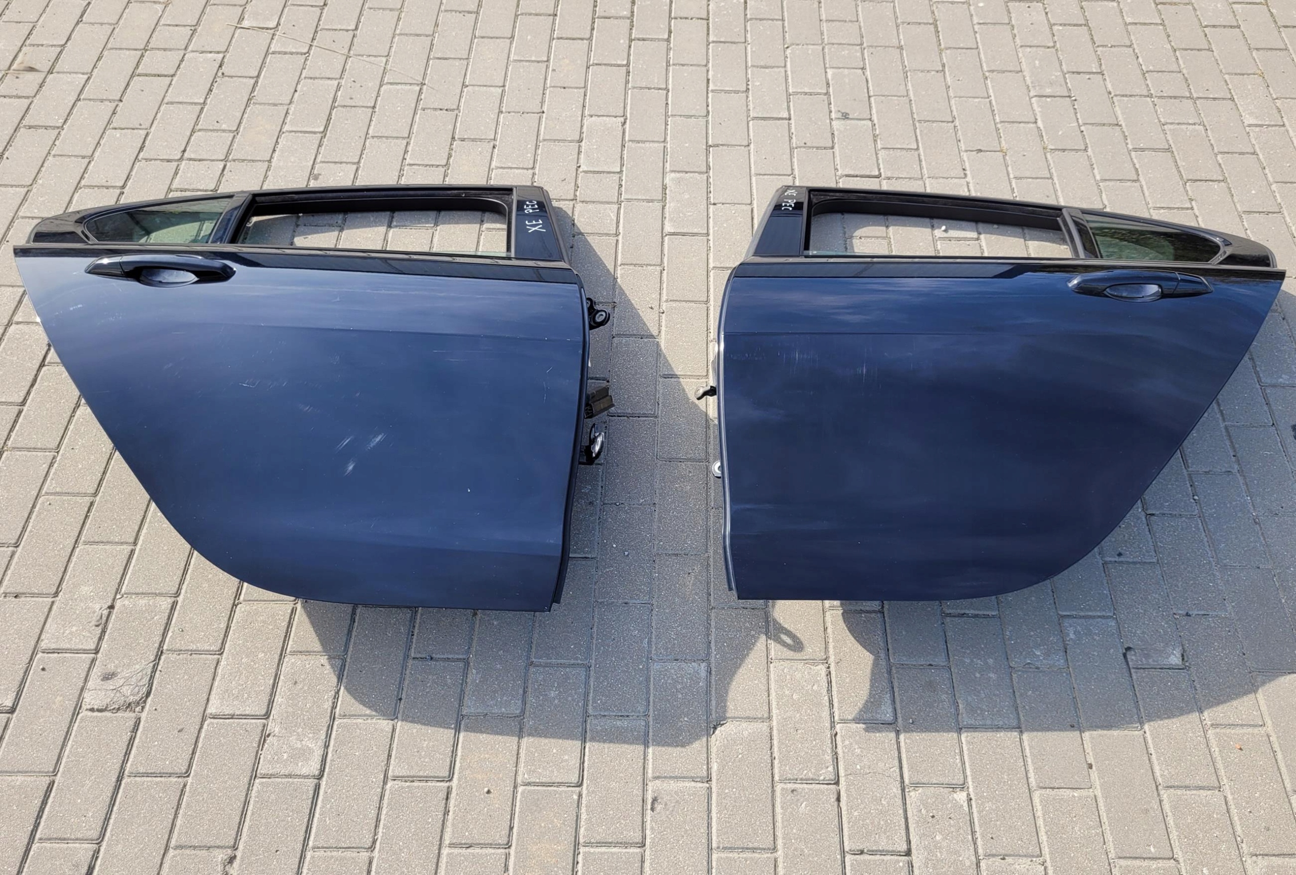 door rear part left right rear. left right JAGUAR XE X760 PEC EBONY BLACK