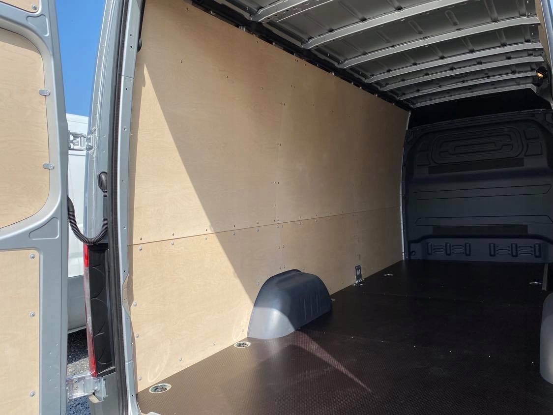 Sprinter L4H2 Zabudowa busa Podłoga ze sklejki Typ samochodu Samochody dostawcze