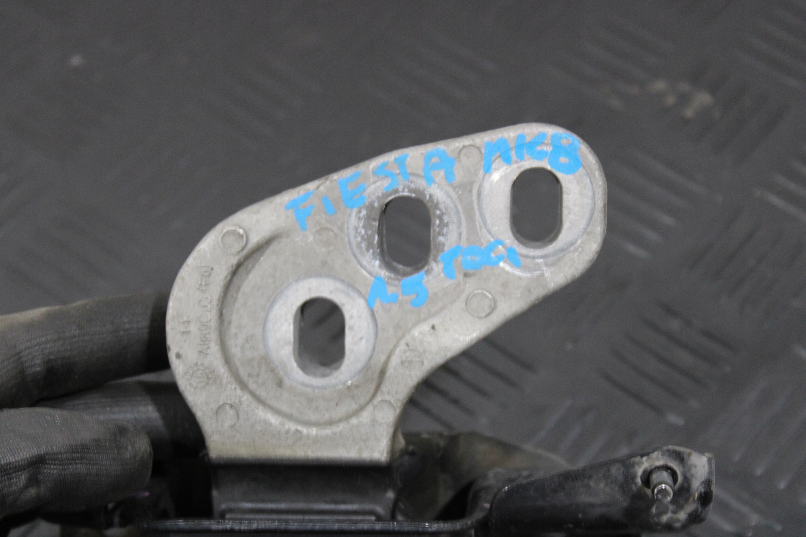 holder engine mount H1BG-7M121-BB FORD FIESTA MK8