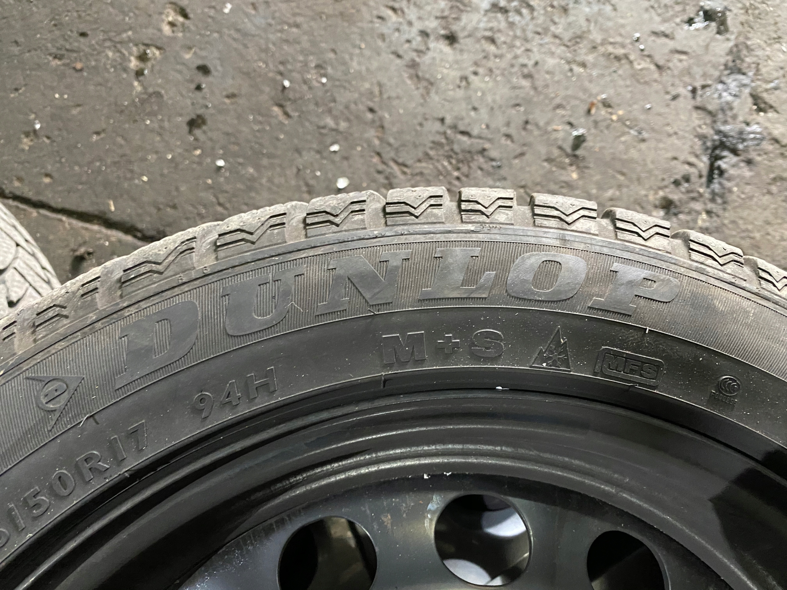331 332 OPONA OPONY ZIMA 225/50/17 DUNLOP RFL 16r Informacje dodatkowe run flat