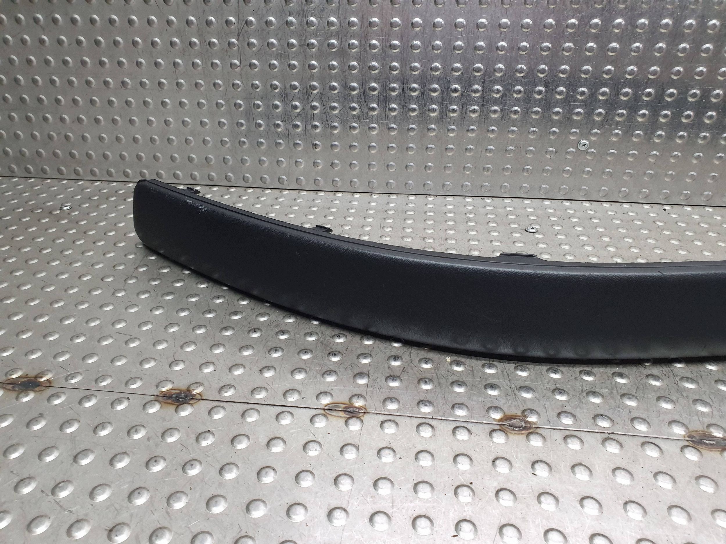 moulding of a bumper left front 3B0807717 VW PASSAT B5 LIFT
