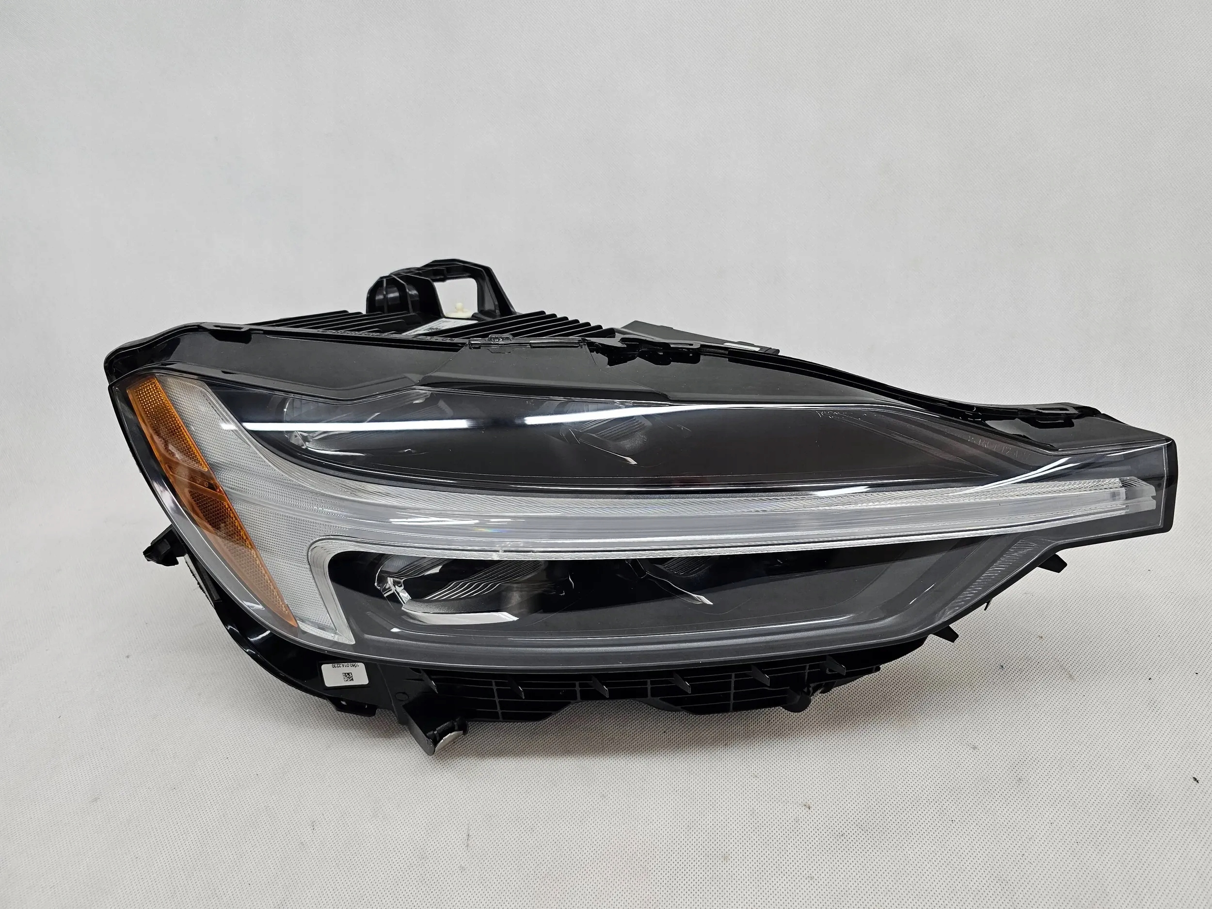 VOLVO XC60 II LIFT USA AMERYKA LAMPA PRZÓD PRZEDNIA PRAWA FULL LED 32338969