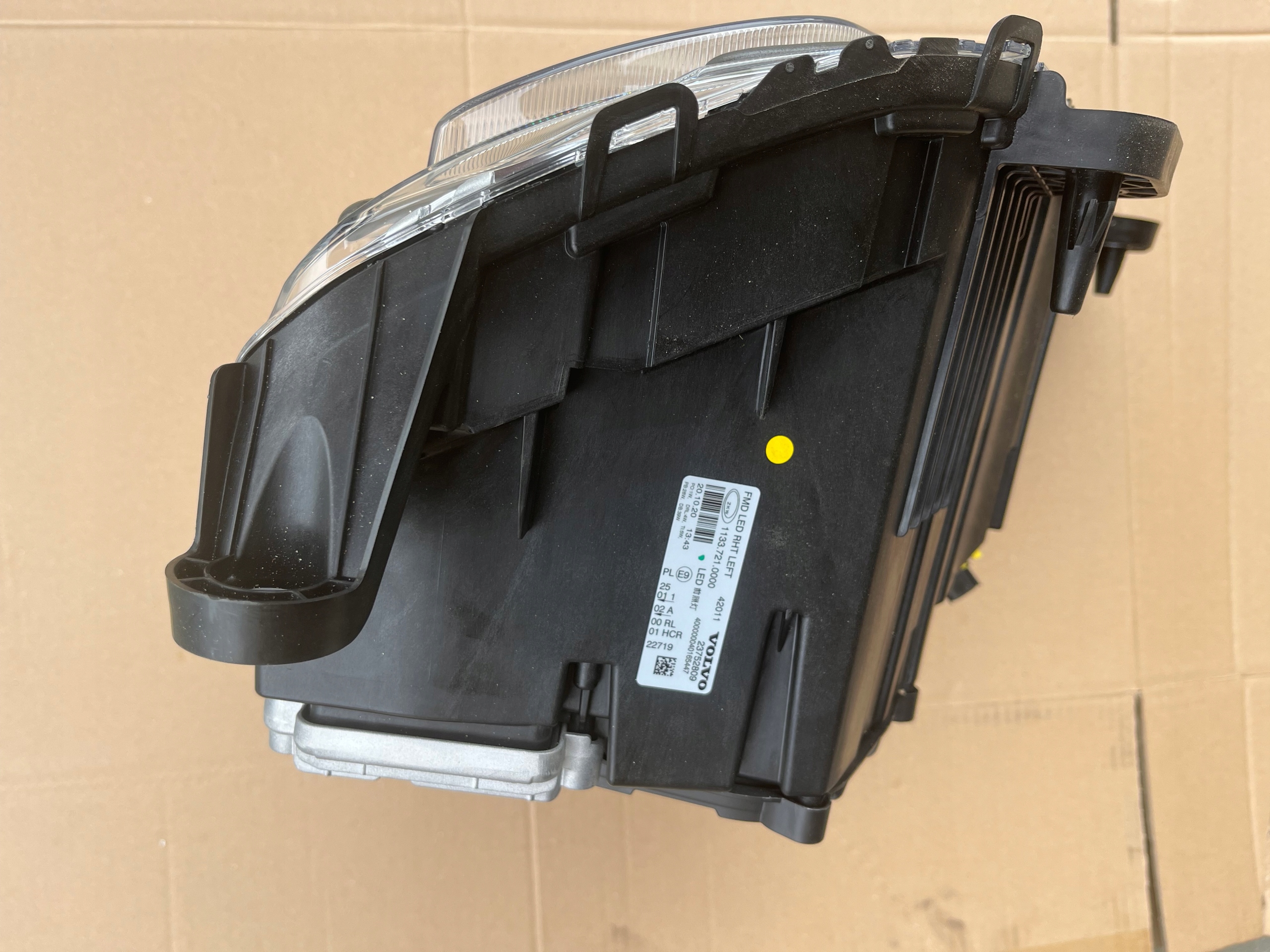 LAMPA PRZÓD PRZEDNIA VOLVO FM FMX 2020 -- LED NOWA Rodzaj świateł mijania LED