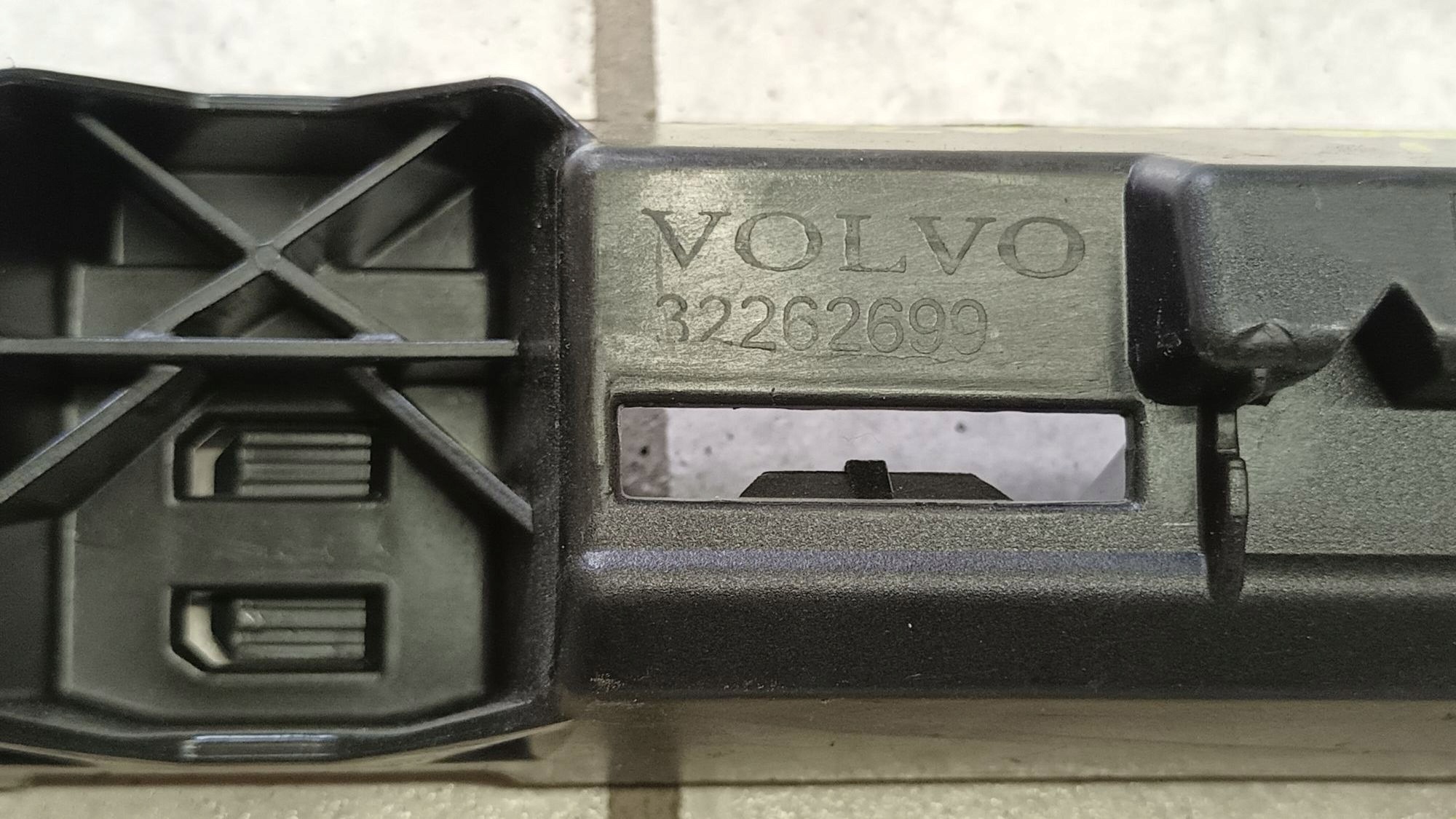 Support plaque Jupes Droit Support VOLVO V60 II 2018R->