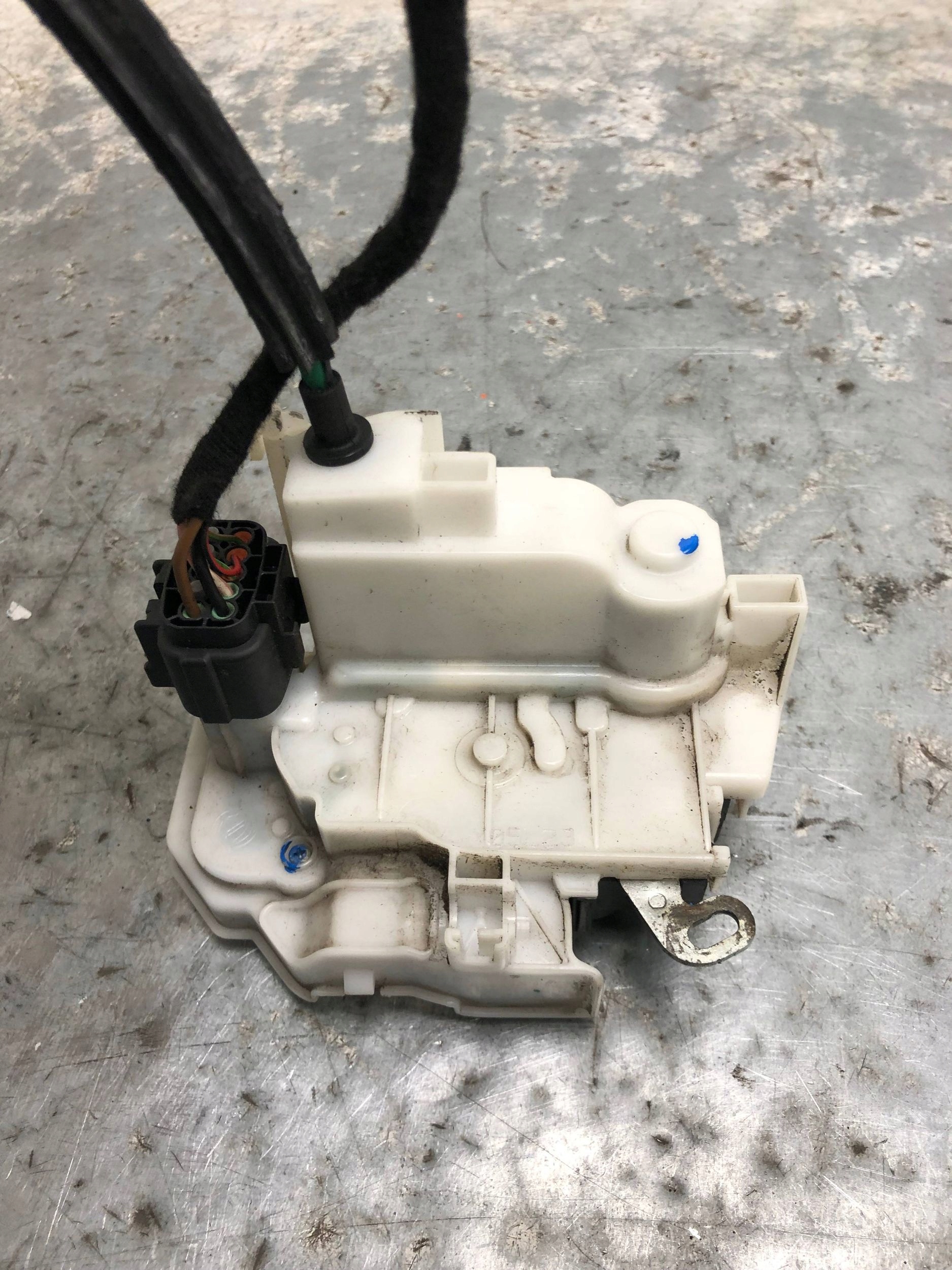 lock door right front ALFA ROMEO 159