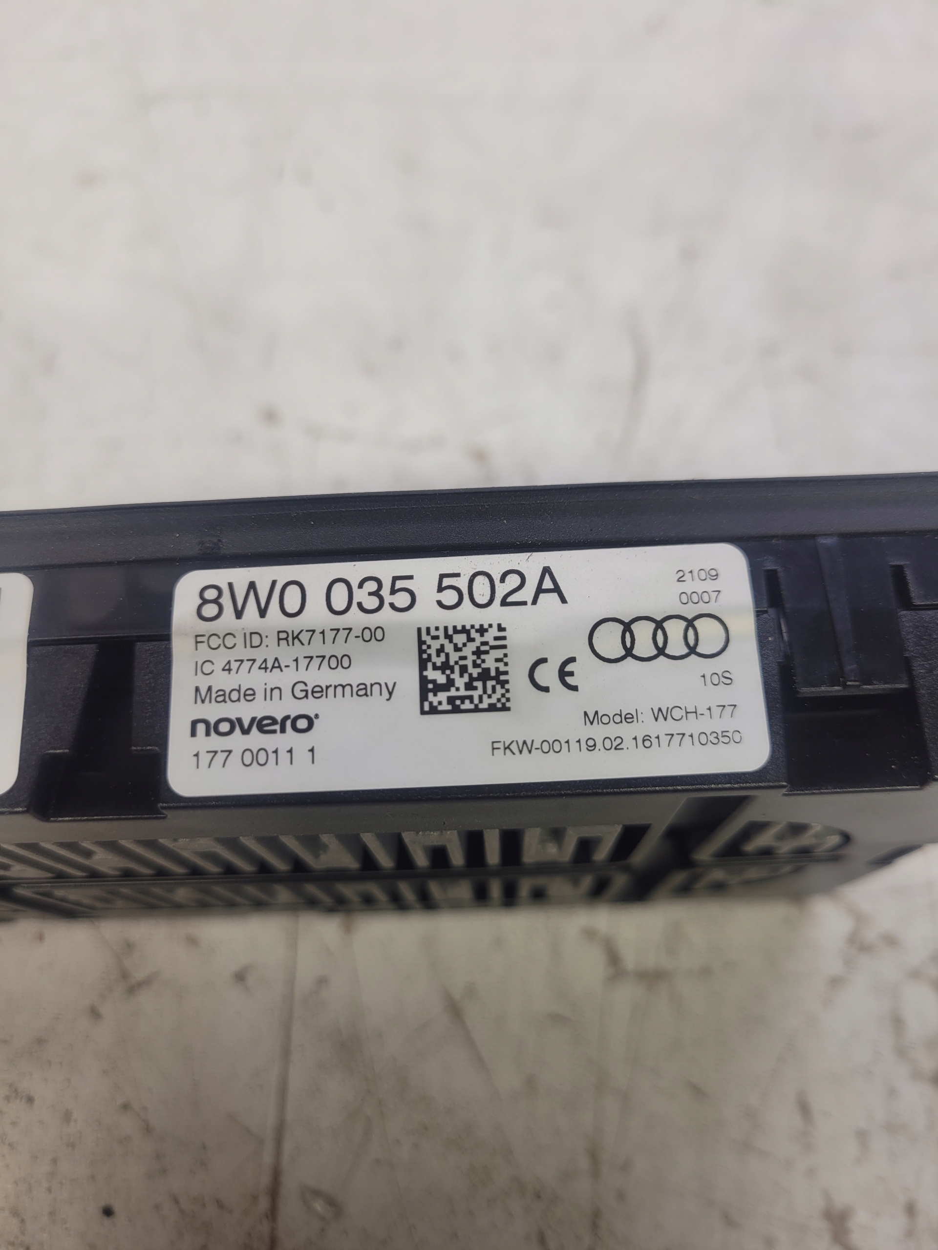 LADOWARKA INDUKCYJNA AUDI A4 B9 A5 8W0035502A