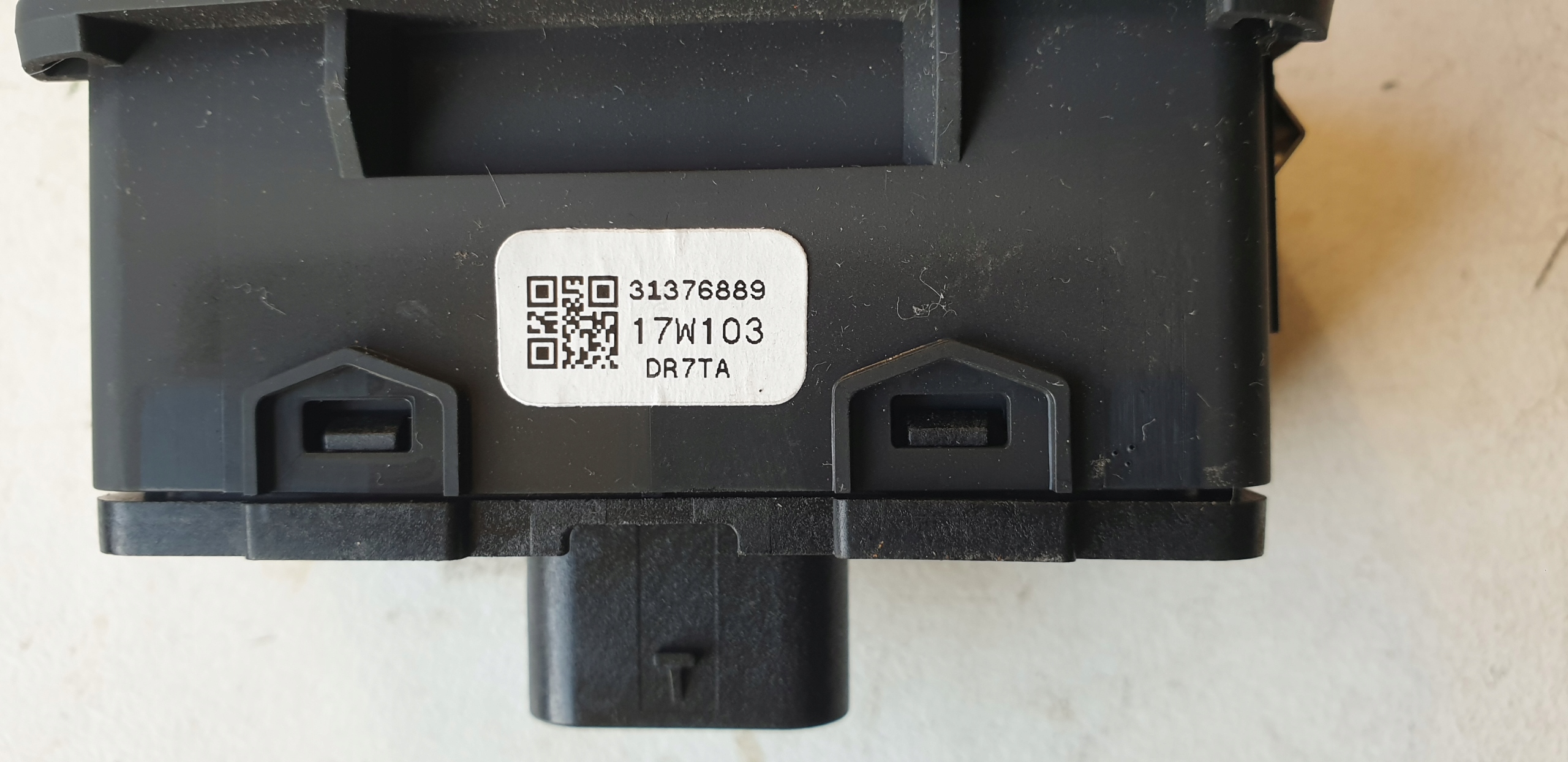 button ZAMYKANIA bonnet boot VOLVO XC90 II 2 OE