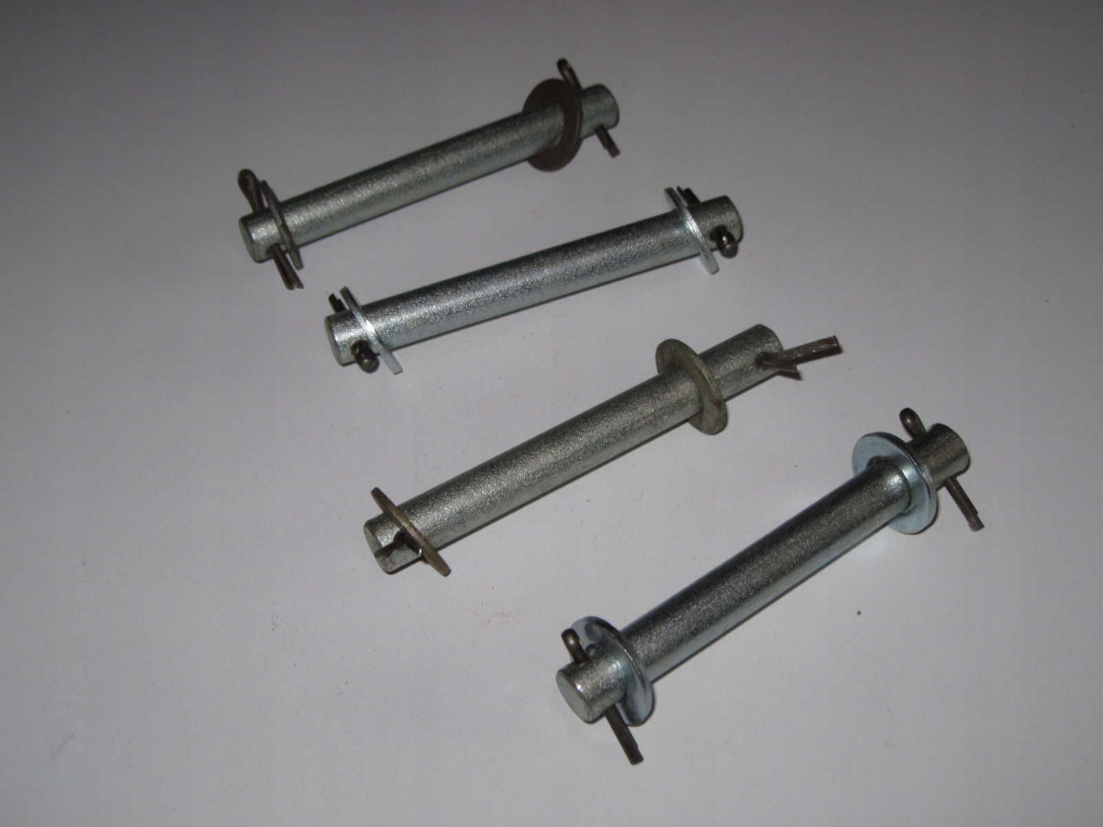 DNIEPR K750 M72 URAL OŚ PODNÓŻEK CENTRALNYCH RAMA