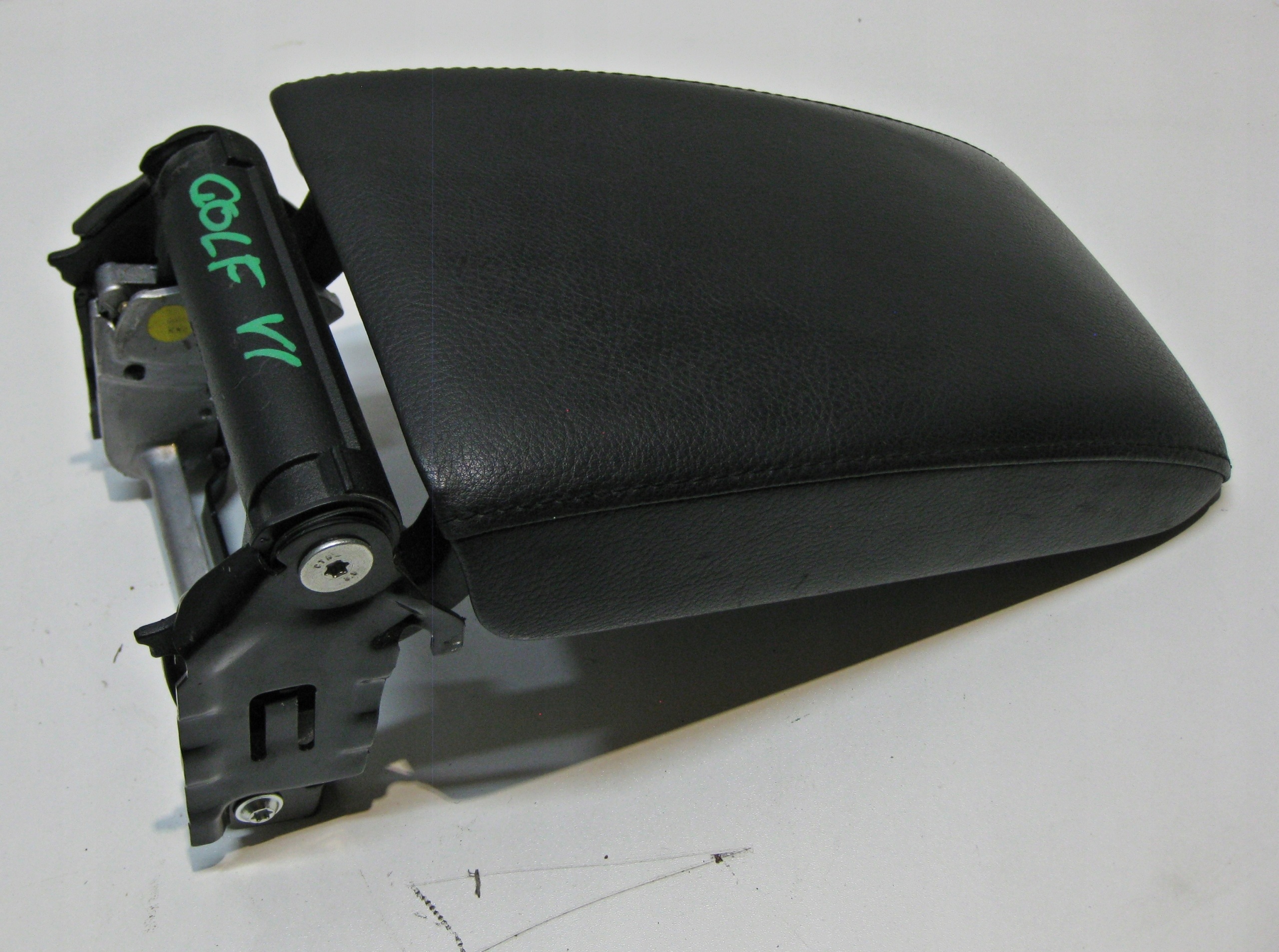 VW GOLF VI KOMBI 11R armrest adjustable black leather