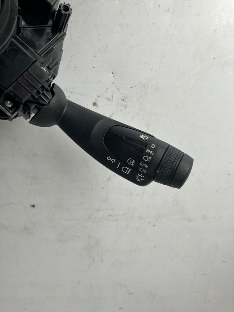steering wheel levers and controls ring VOLVO XC40 32266208