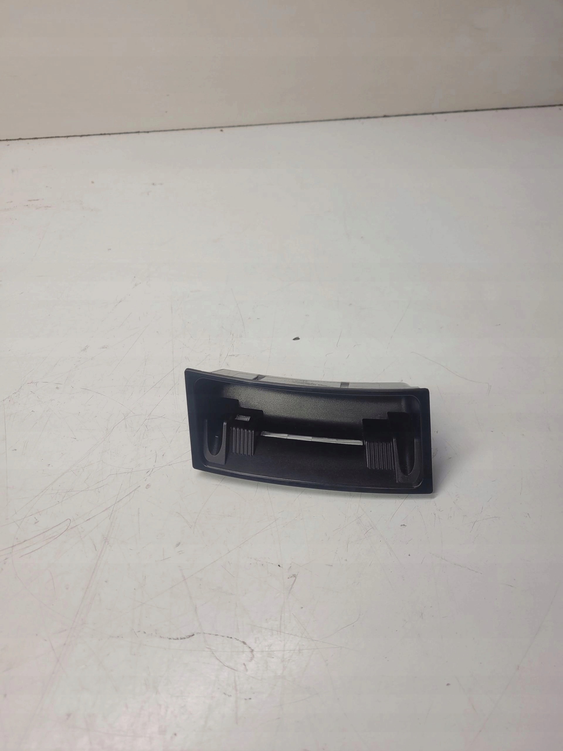 WKLAD POPIELNICZKI front AUDI A6 C6 4F1857989