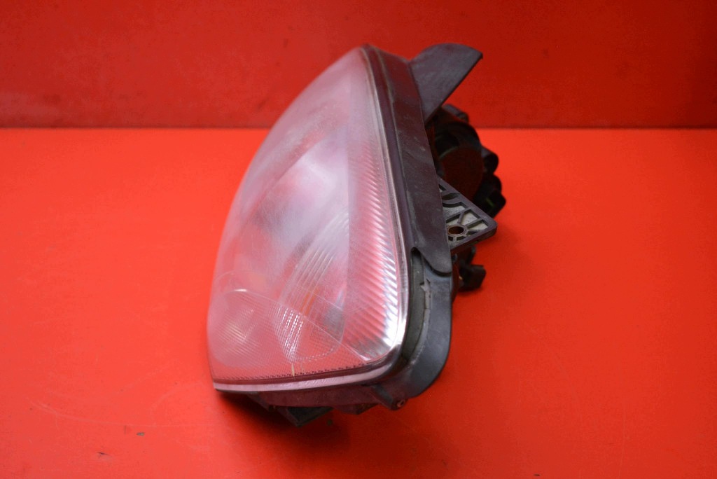 REFLEKTOR left light front EU 92101-1H000 KIA CEED 1 and 06-09