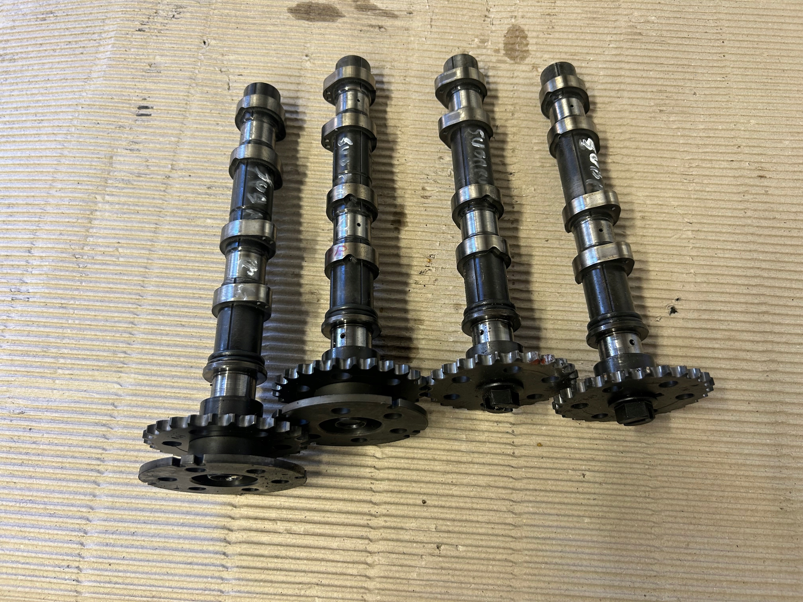 SUBARU LEGACY IMPREZA 2,0 D EE20Z Arbres à cames de la distribution