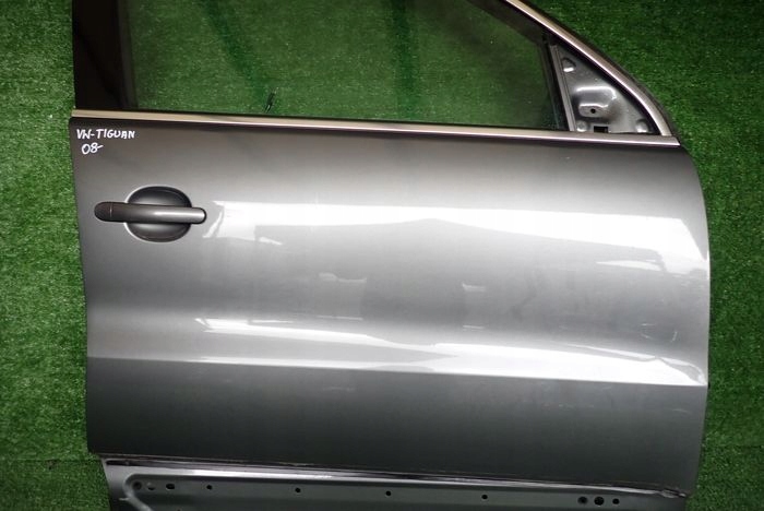 VW TIGUAN 08-15 dveře pravé přední předek