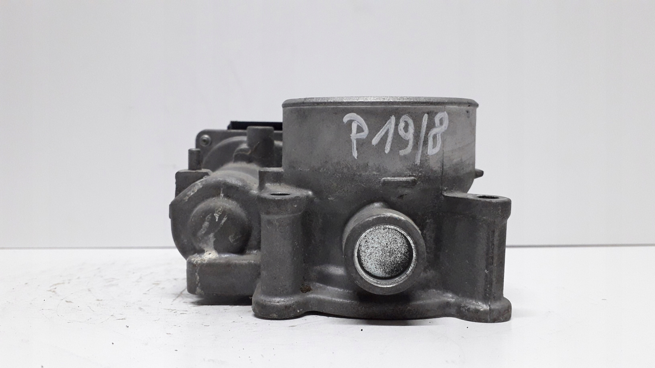 MAZDA 3 6 QX5 2,0B PRZEPUSTNICA PE01 13640B 6 PIN