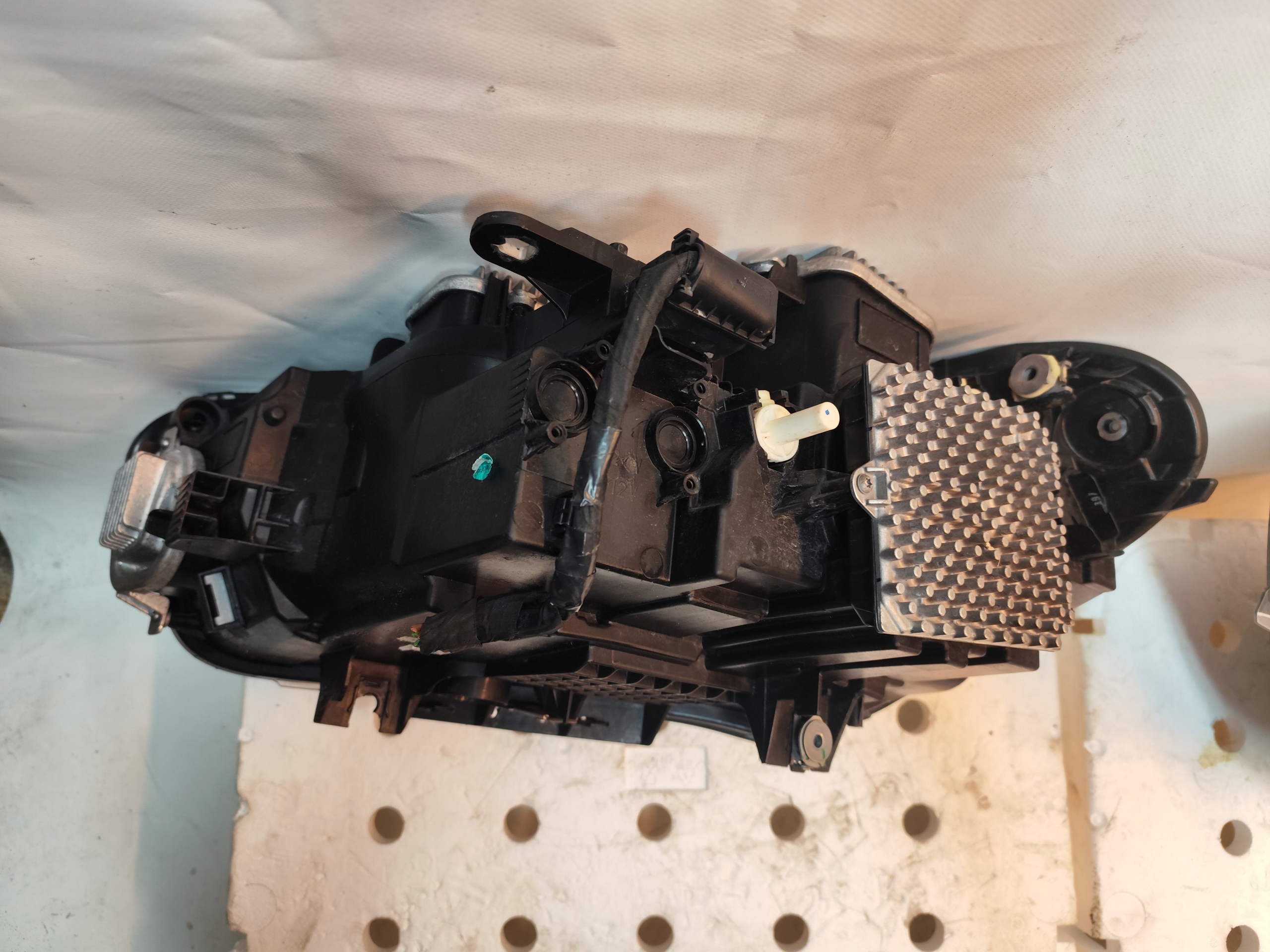 BMW X1 F48 light front FULL LED right DEMONTAZ right