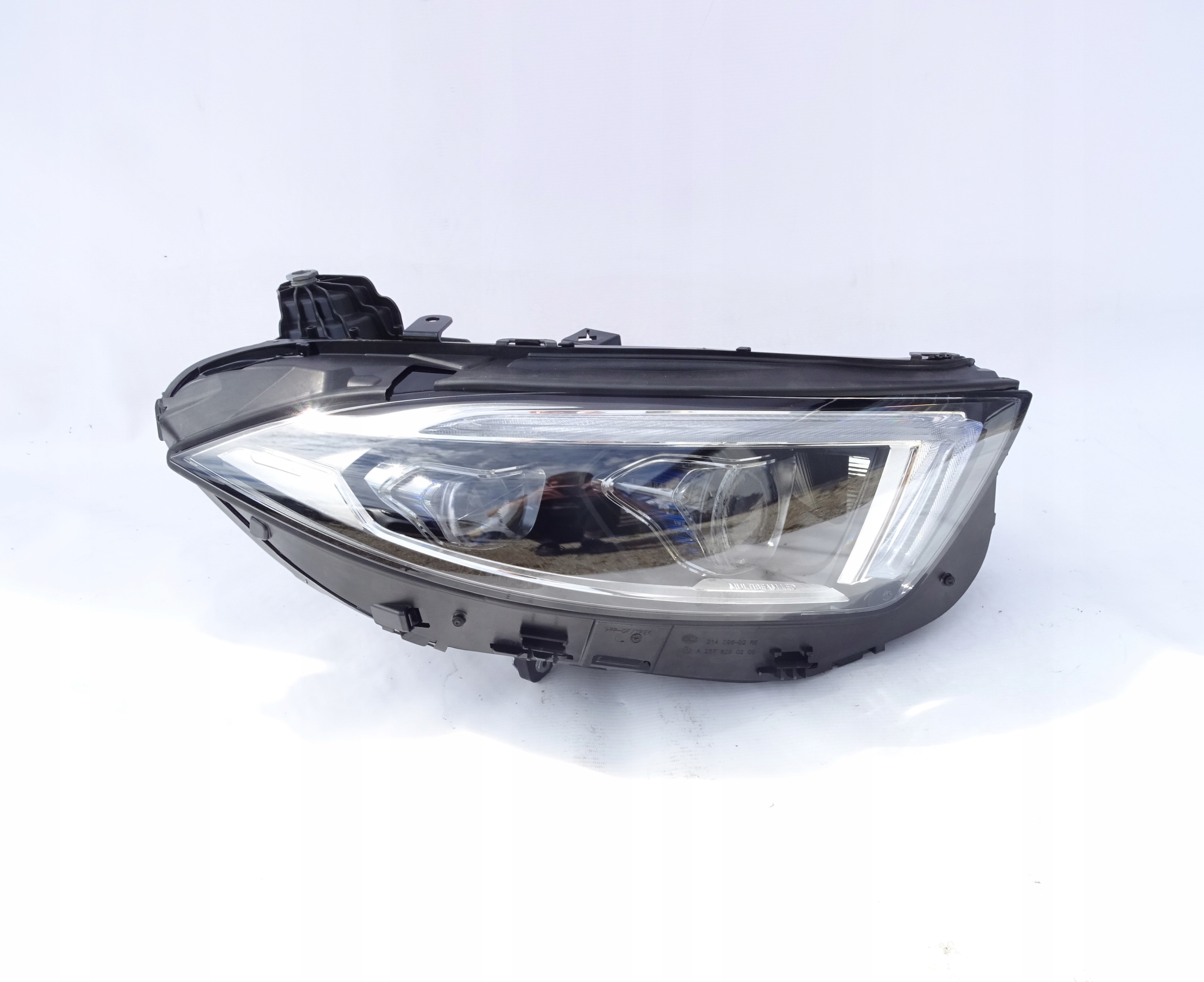 LAMPA REFLEKTOR PRAWA MERCEDES W257 CLS MULTIBEAM