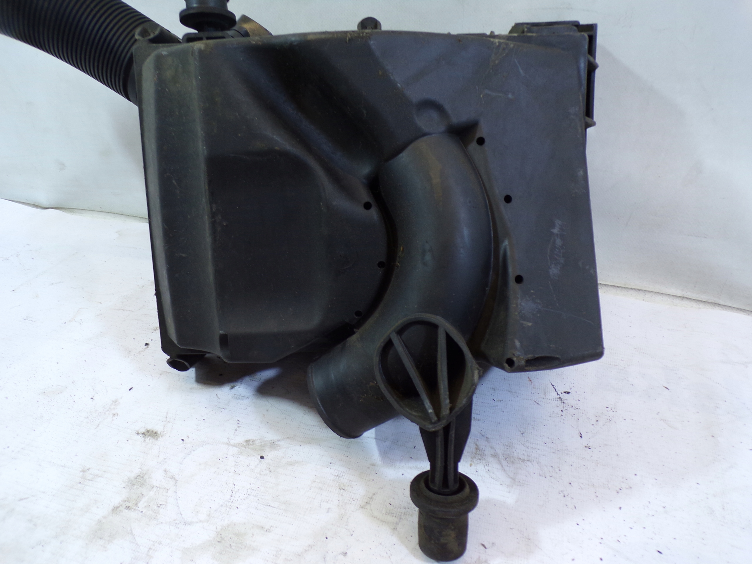 Gehäuse filter luft Luftmassenmesser OPEL CORSA C 1.2 9129743