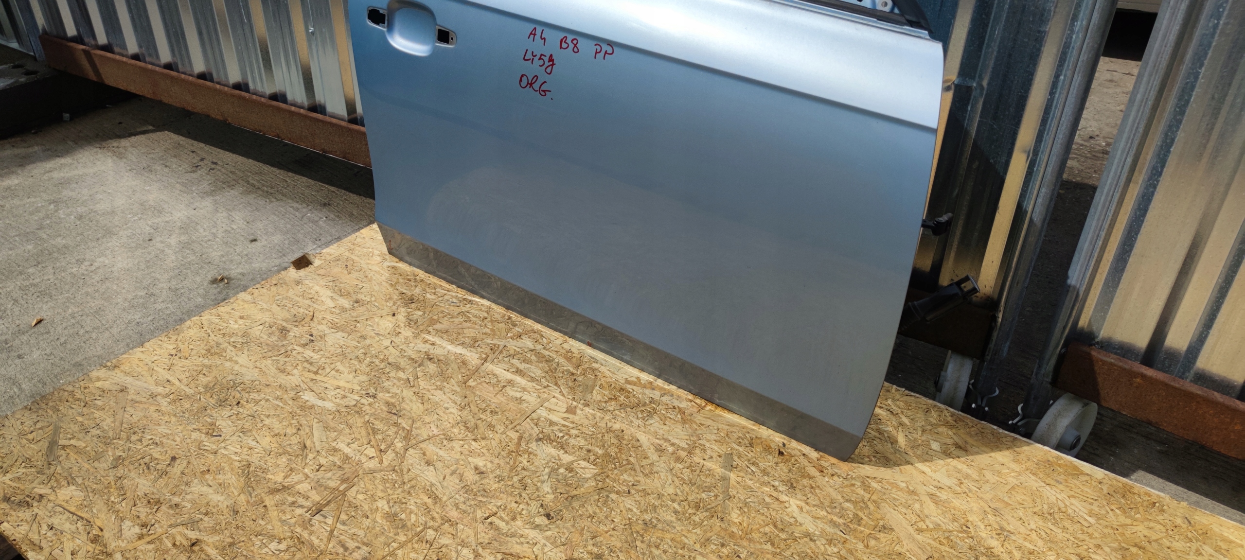 door right front AUDI A4 B8 LY5J sedan AVANT ORG