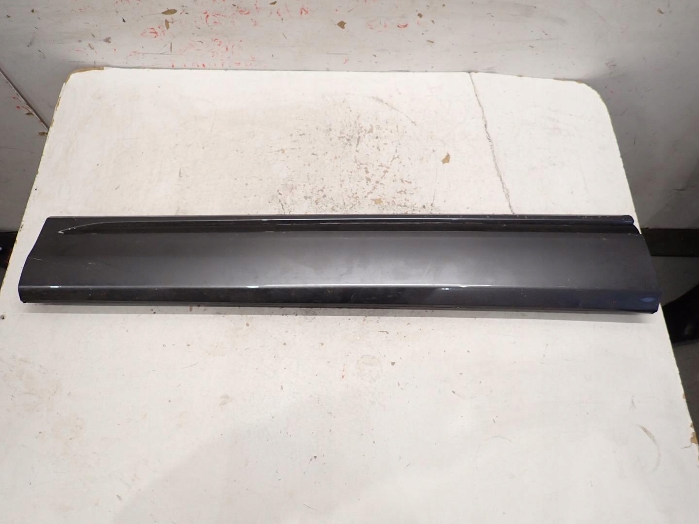 moulding door left front AUDI Q8 2018- 4M8853959C