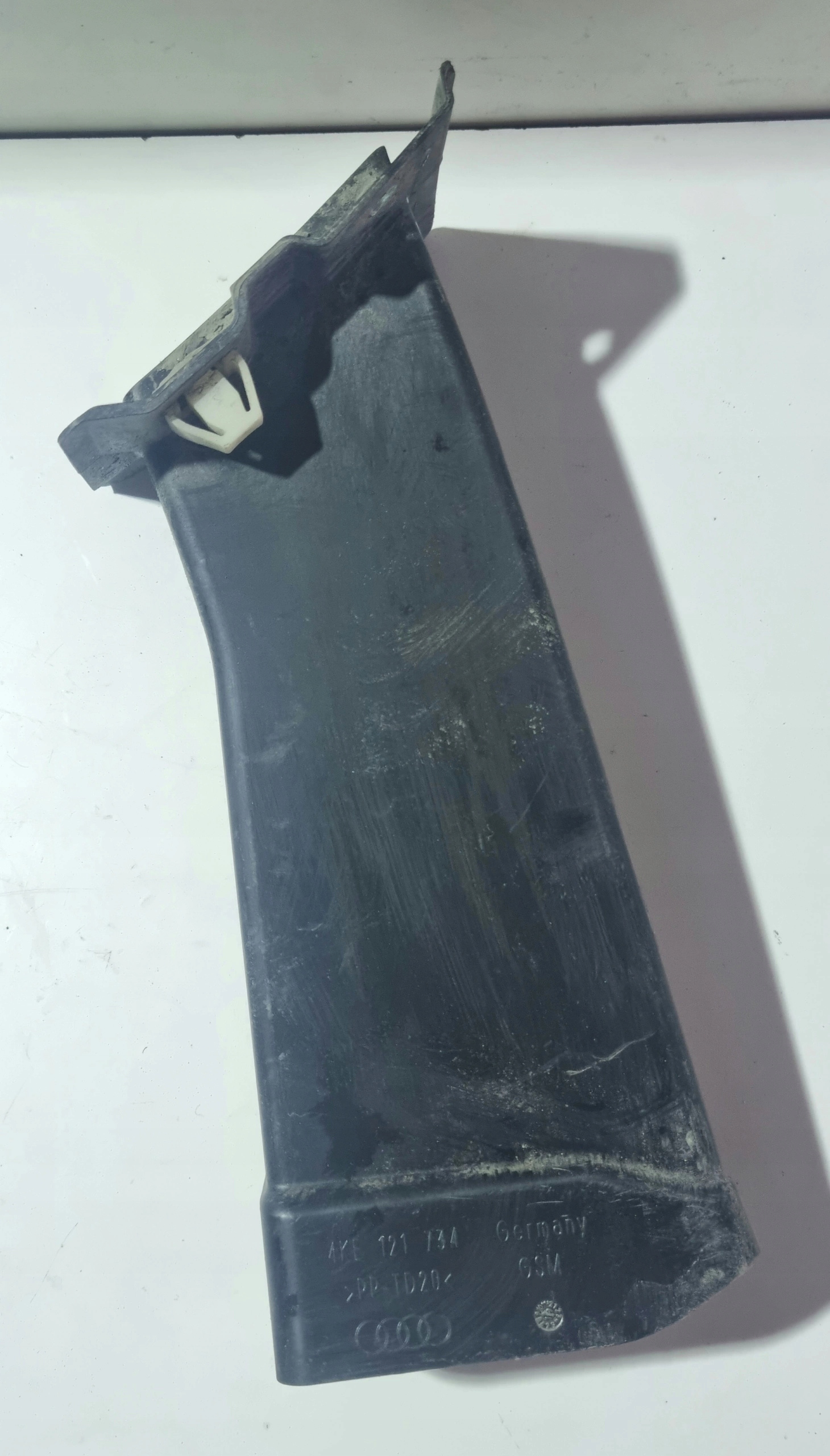 intake air duct air line right AUDI E-TRON