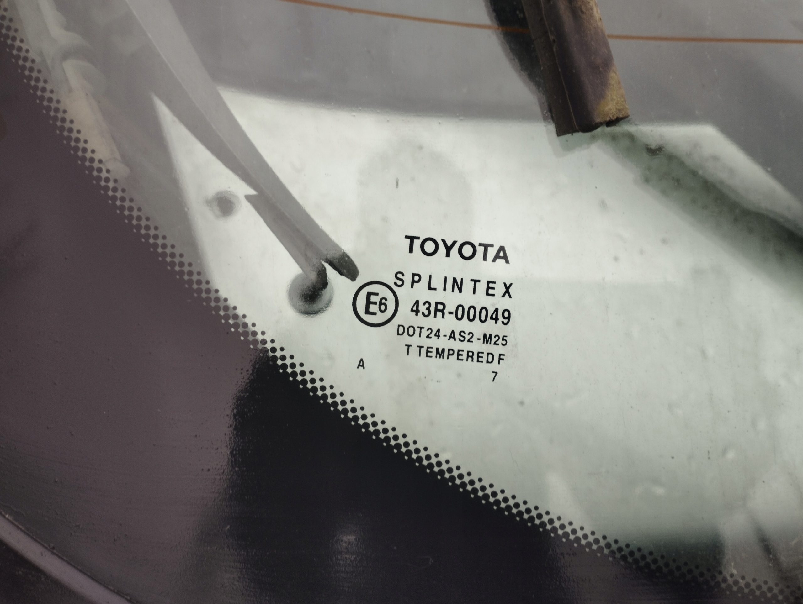 KLAPA BAGAŻNIKA TOYOTA CARINA 3 III SZYBA TYLNA Producent części Toyota OE