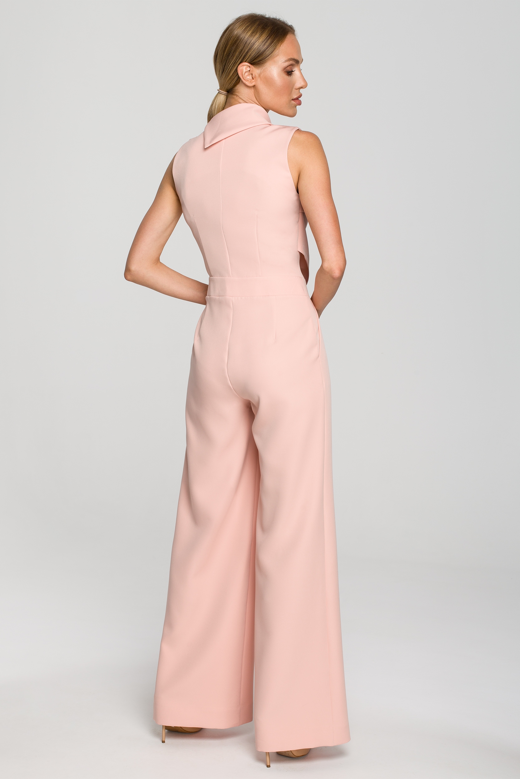 DAMSKI KOMBINEZON KOBIECY ELEGANCKI BEZ RĘKAWÓW LUŹNY GŁADKI PUDROWY 40 L EAN (GTIN) 5903887674577