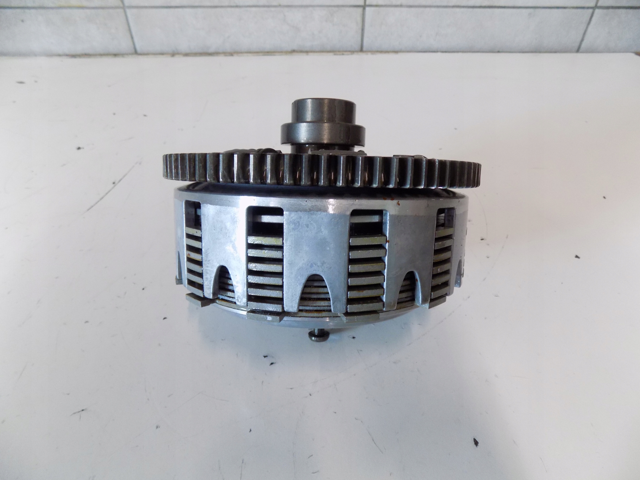 BENELLI IMPERIALE 400 КОРЗИНА СЦЕПЛЕНИЯ