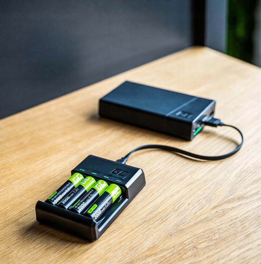 Green Cell ŁADOWARKA AKUMULATORKÓW BATERII AAA AA Model VitalCharger