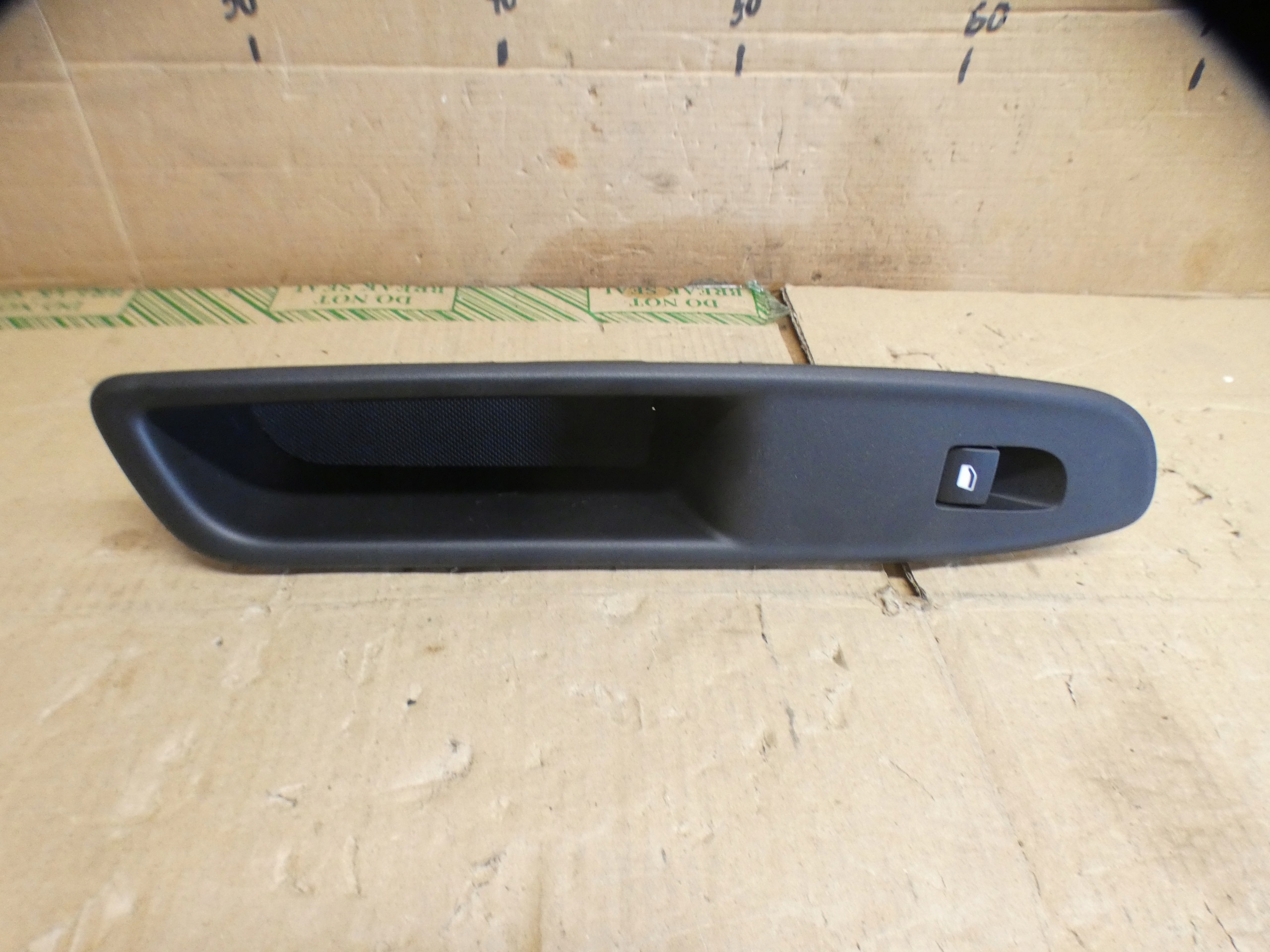 Panel window control switch of mirrors Fiat 600 Jeep Avenger 7357709030