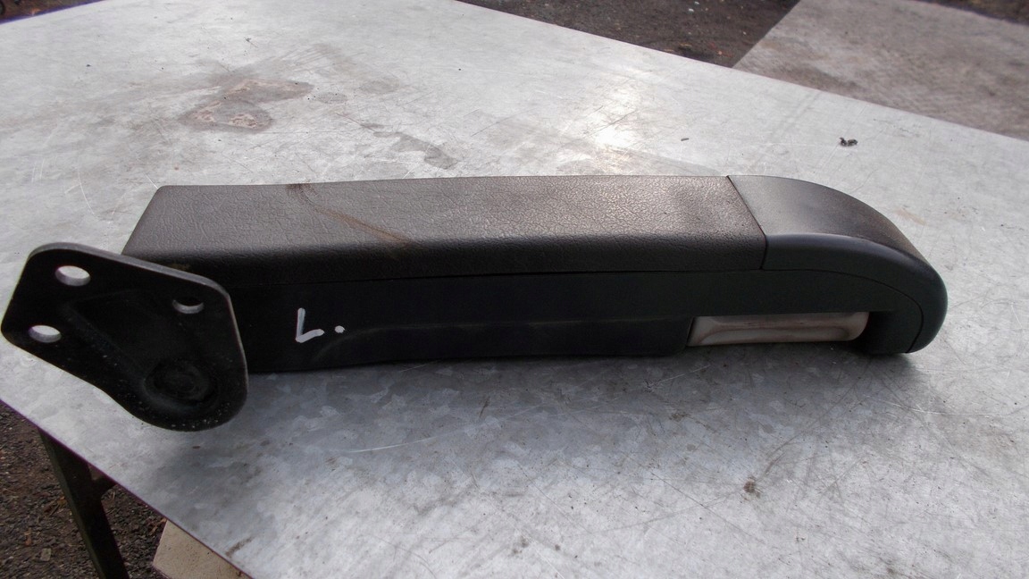 ПІДЛОКІТНИК ЛІВЕ ВОДІЙСЬКЕ СИДІННЯ MAN MERCEDES